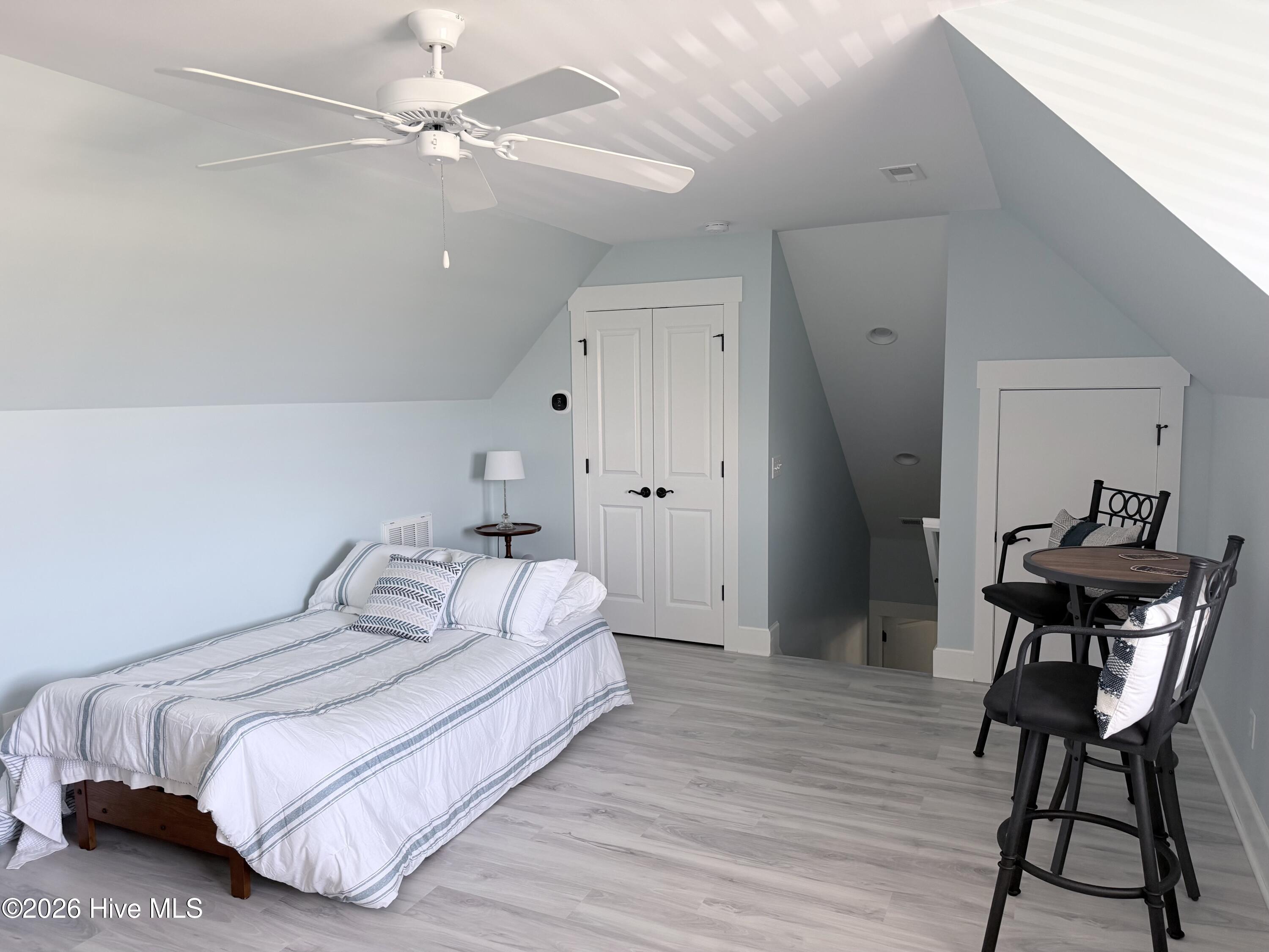 100563234 | Photo 33