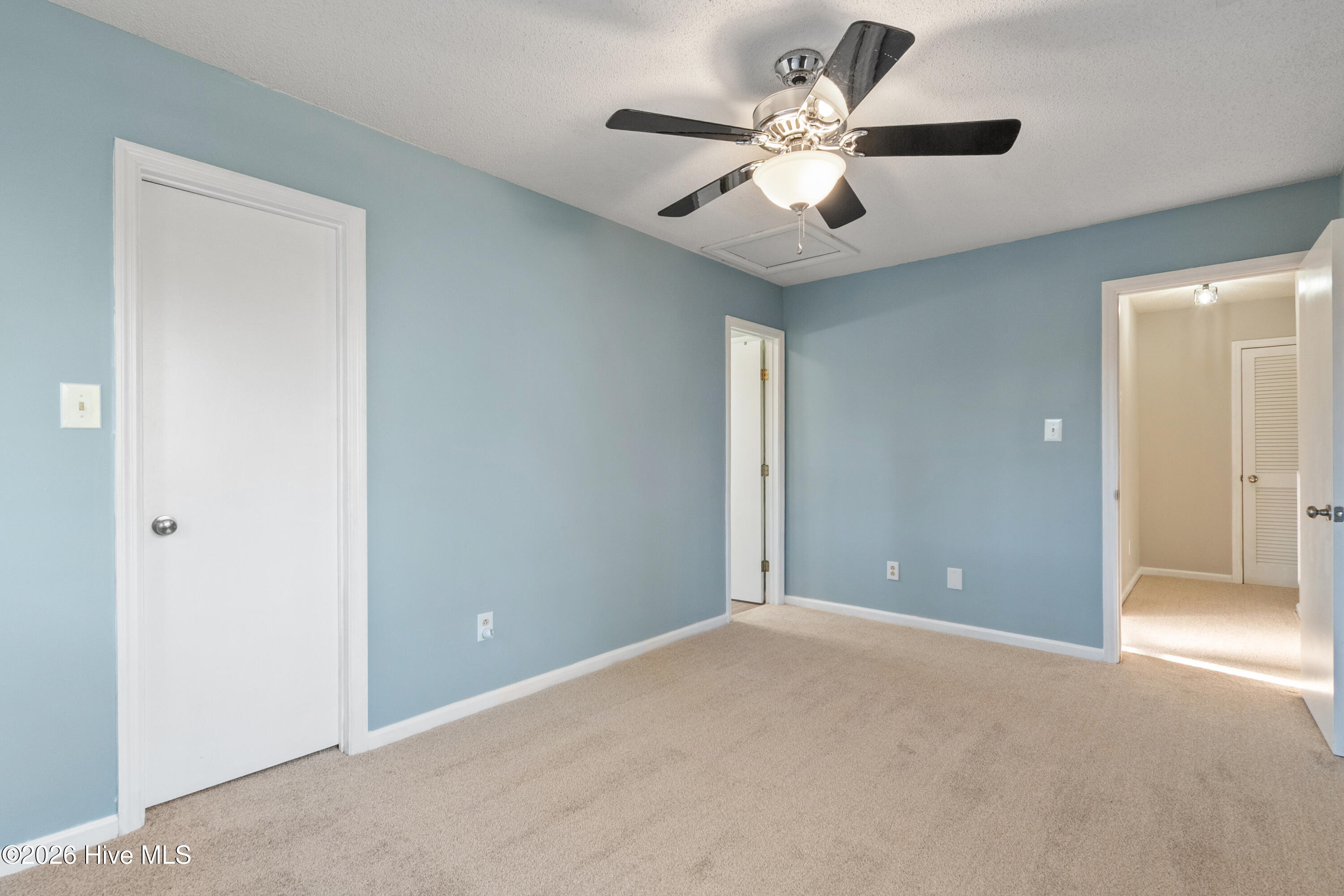 100549845 | Photo 21