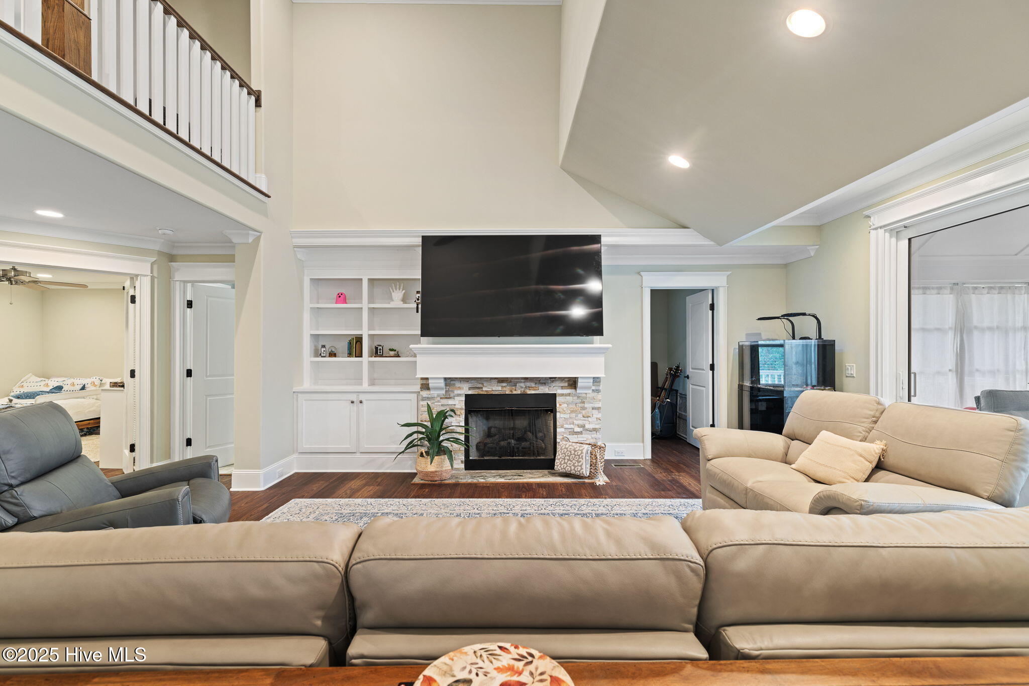 100548245 | Photo 13