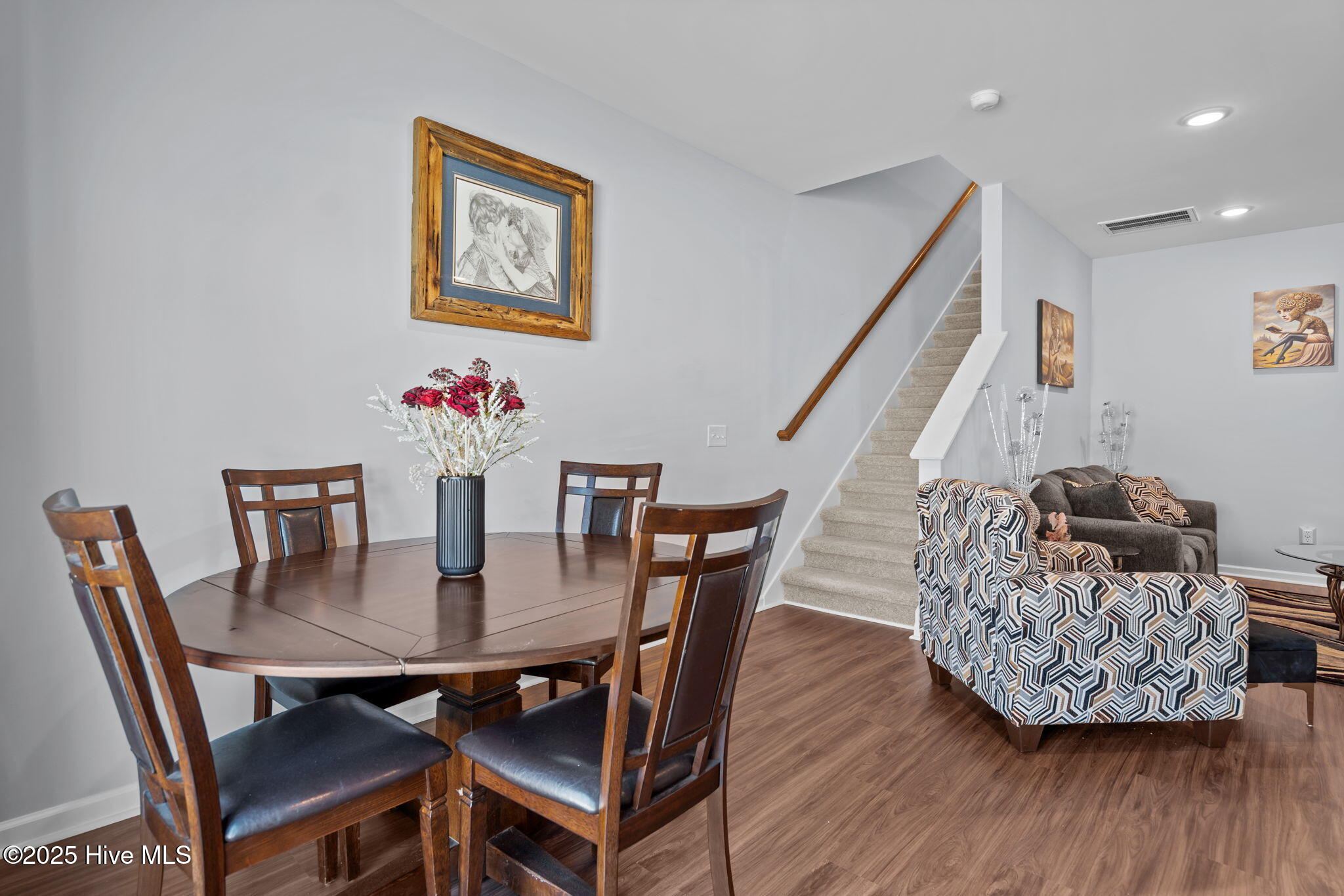 100527682 | Photo 19