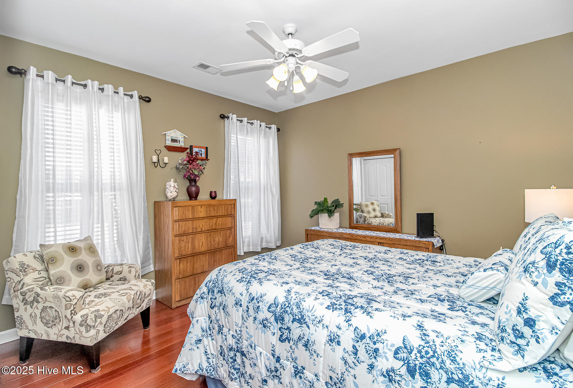 100545861 | Photo 21