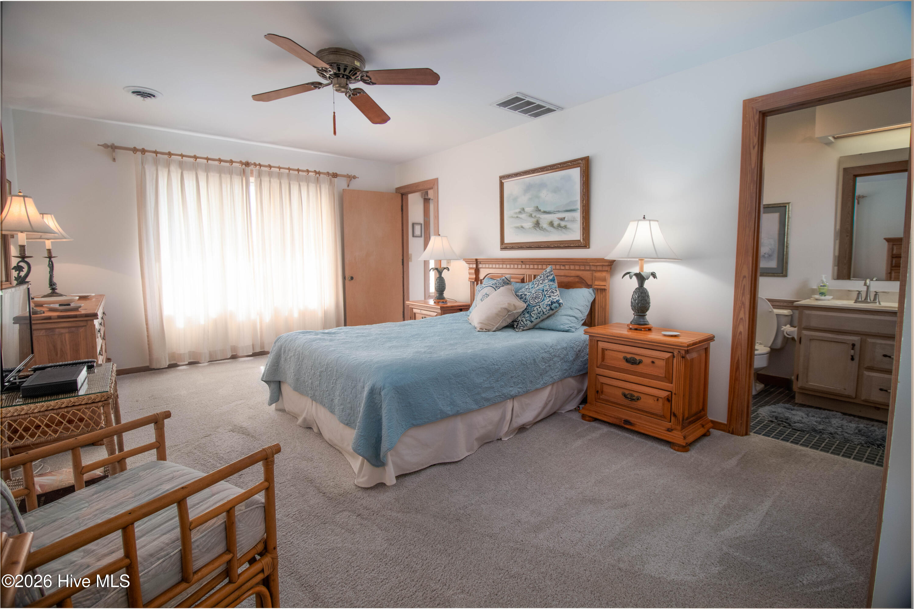 100559137 | Photo 14