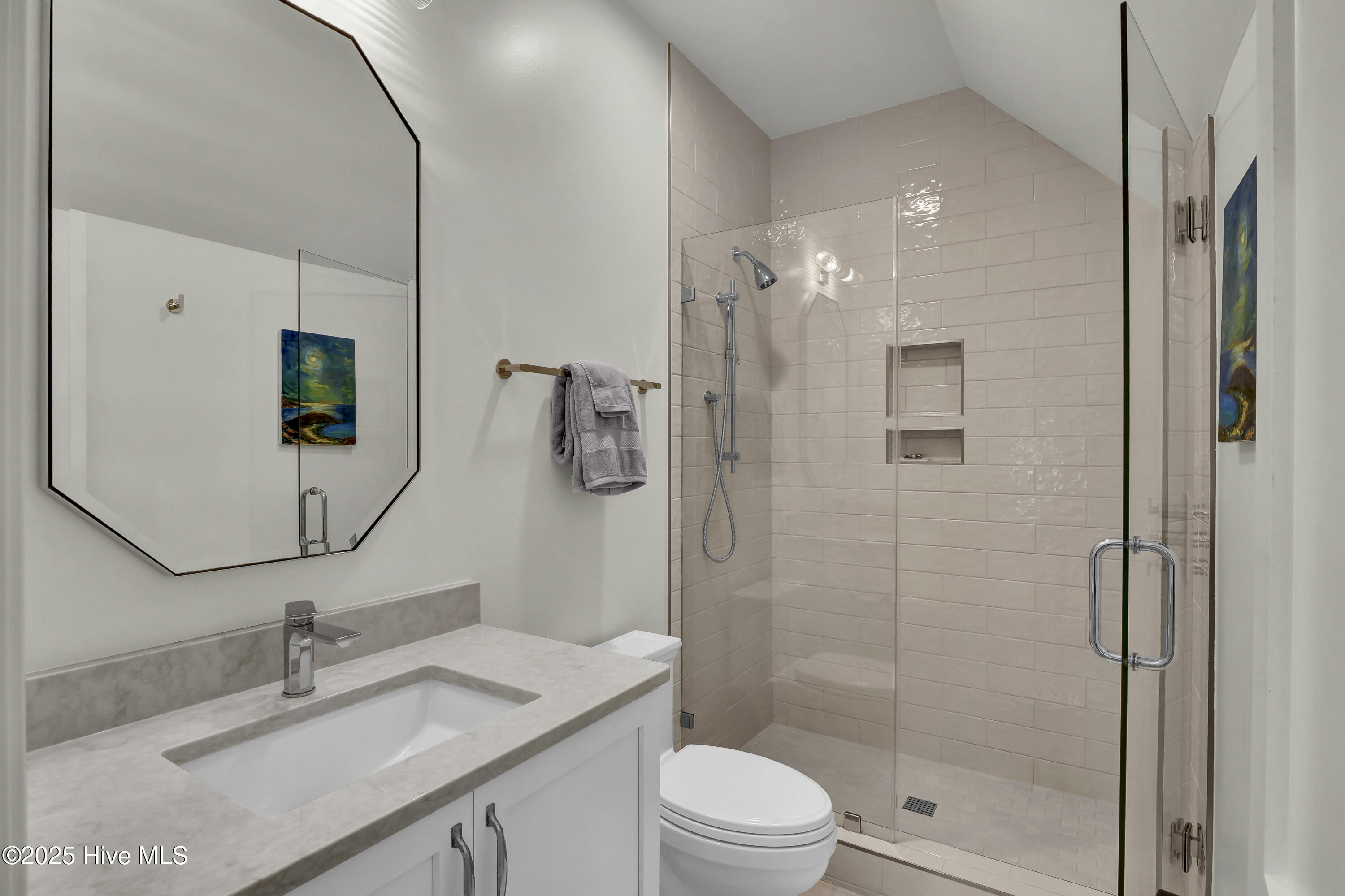 100532496 | Photo 54