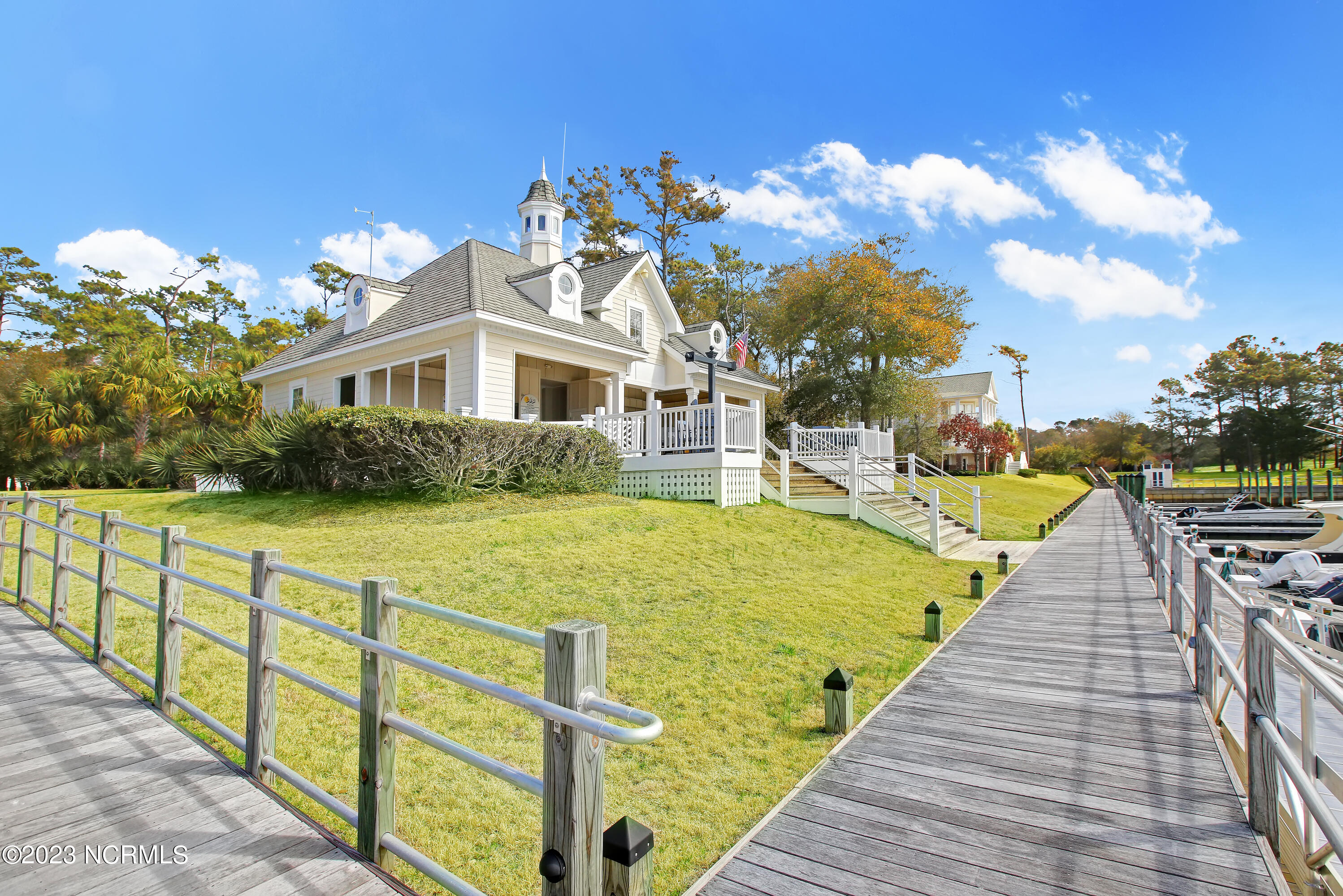 100562342 | Photo 24