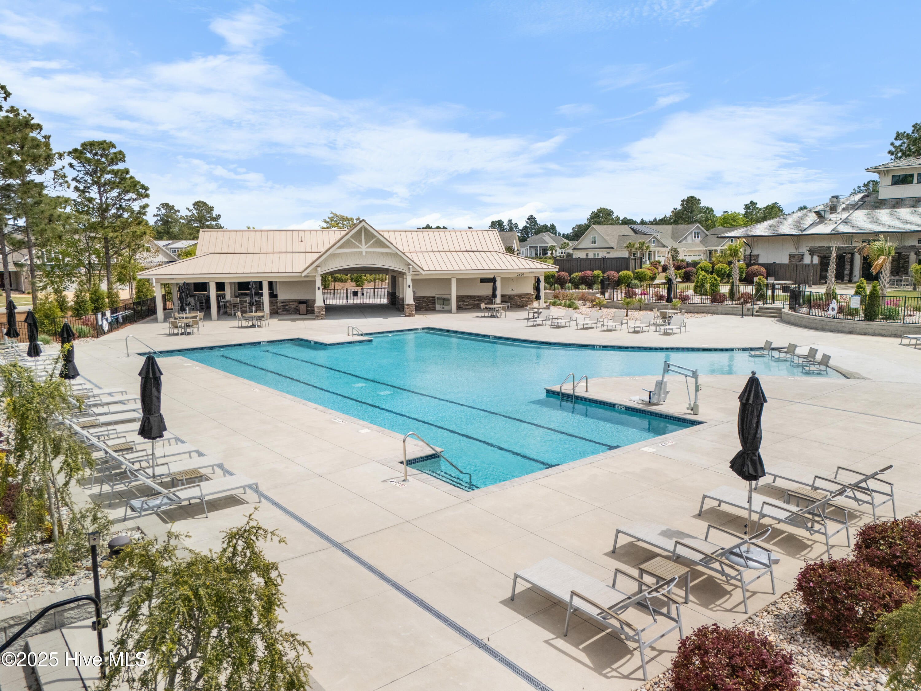 100524578 | Photo 75