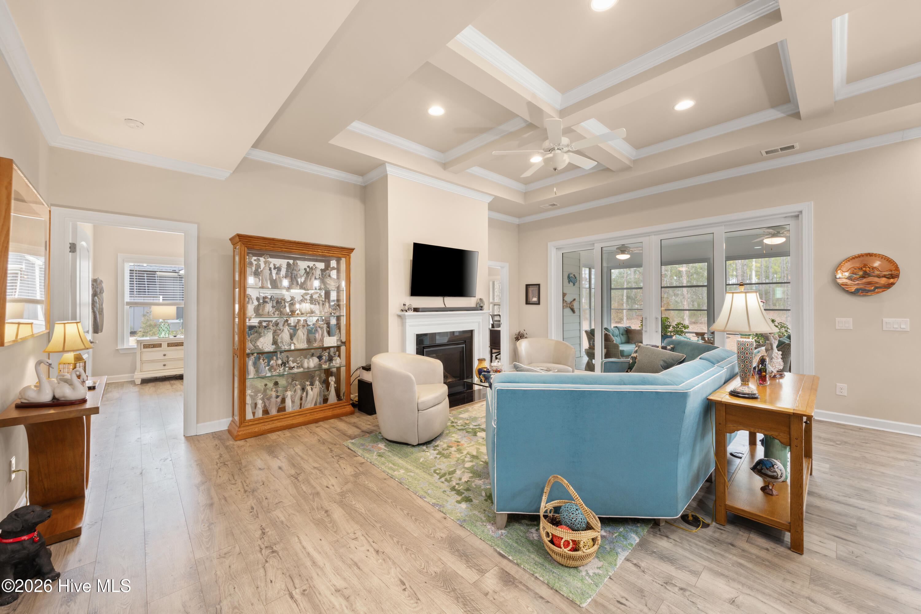 100555915 | Photo 12