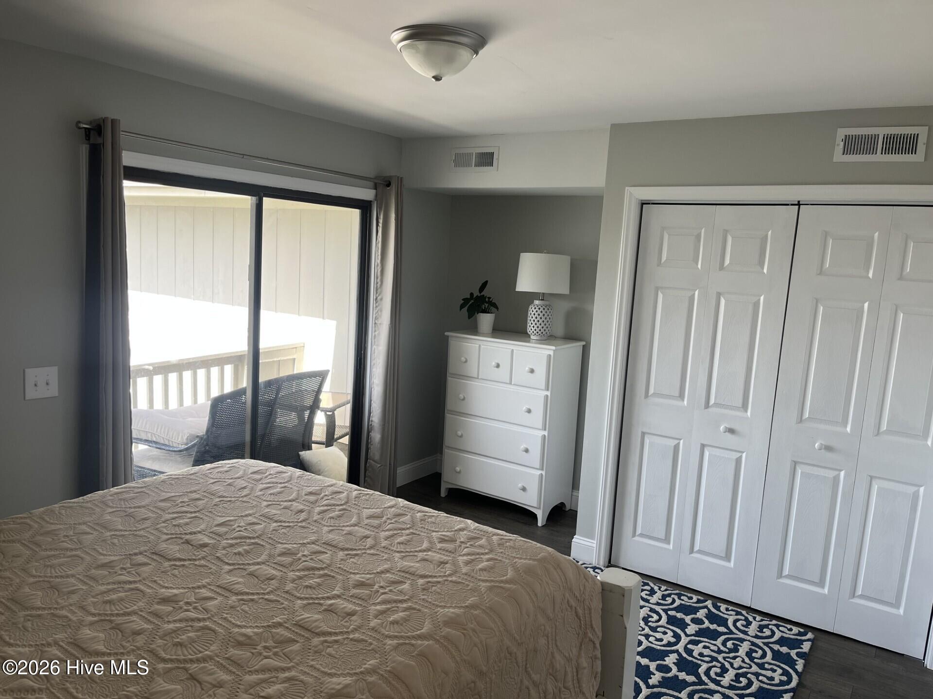 100555345 | Photo 15