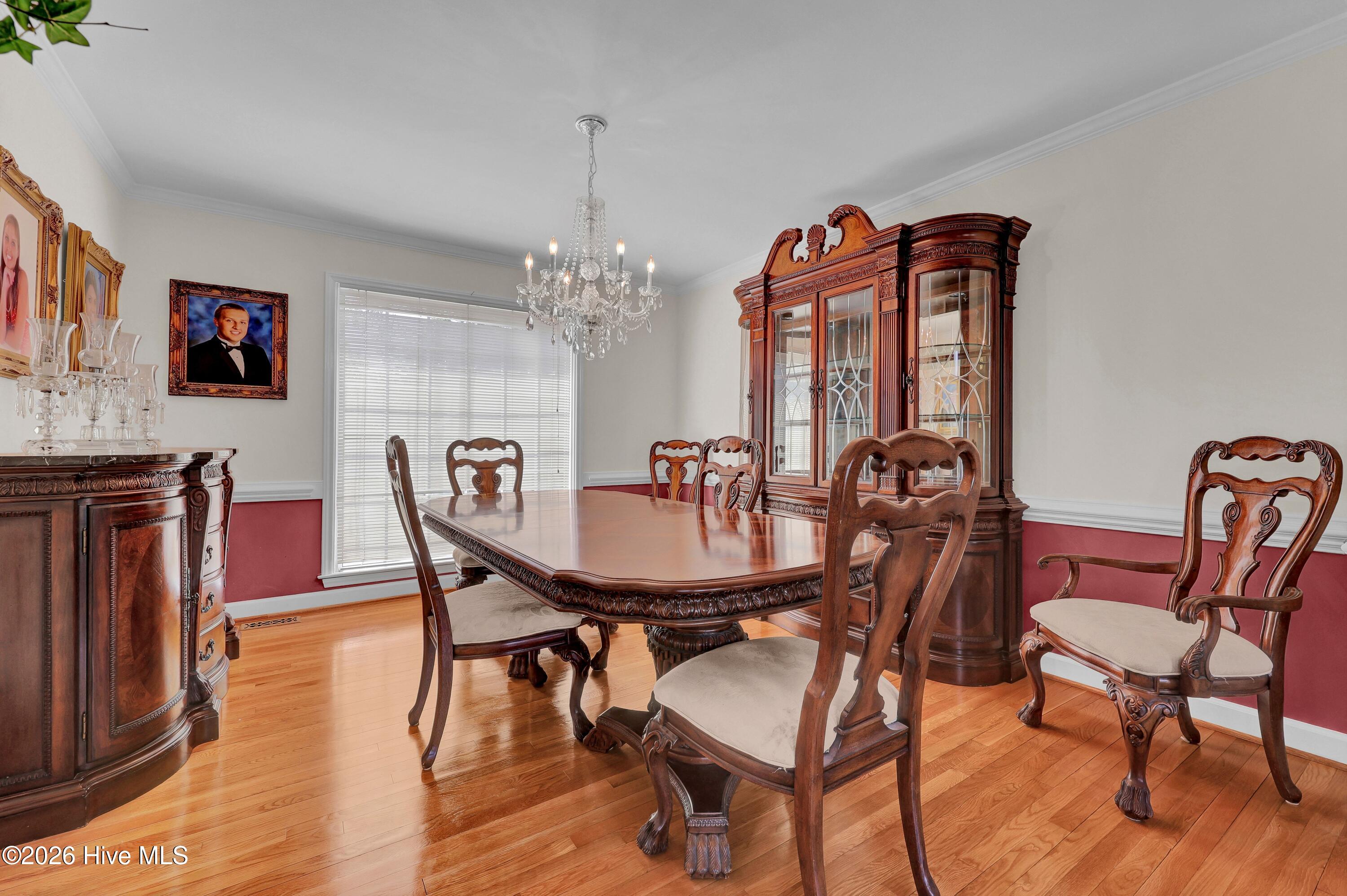 100570171 | Photo 11