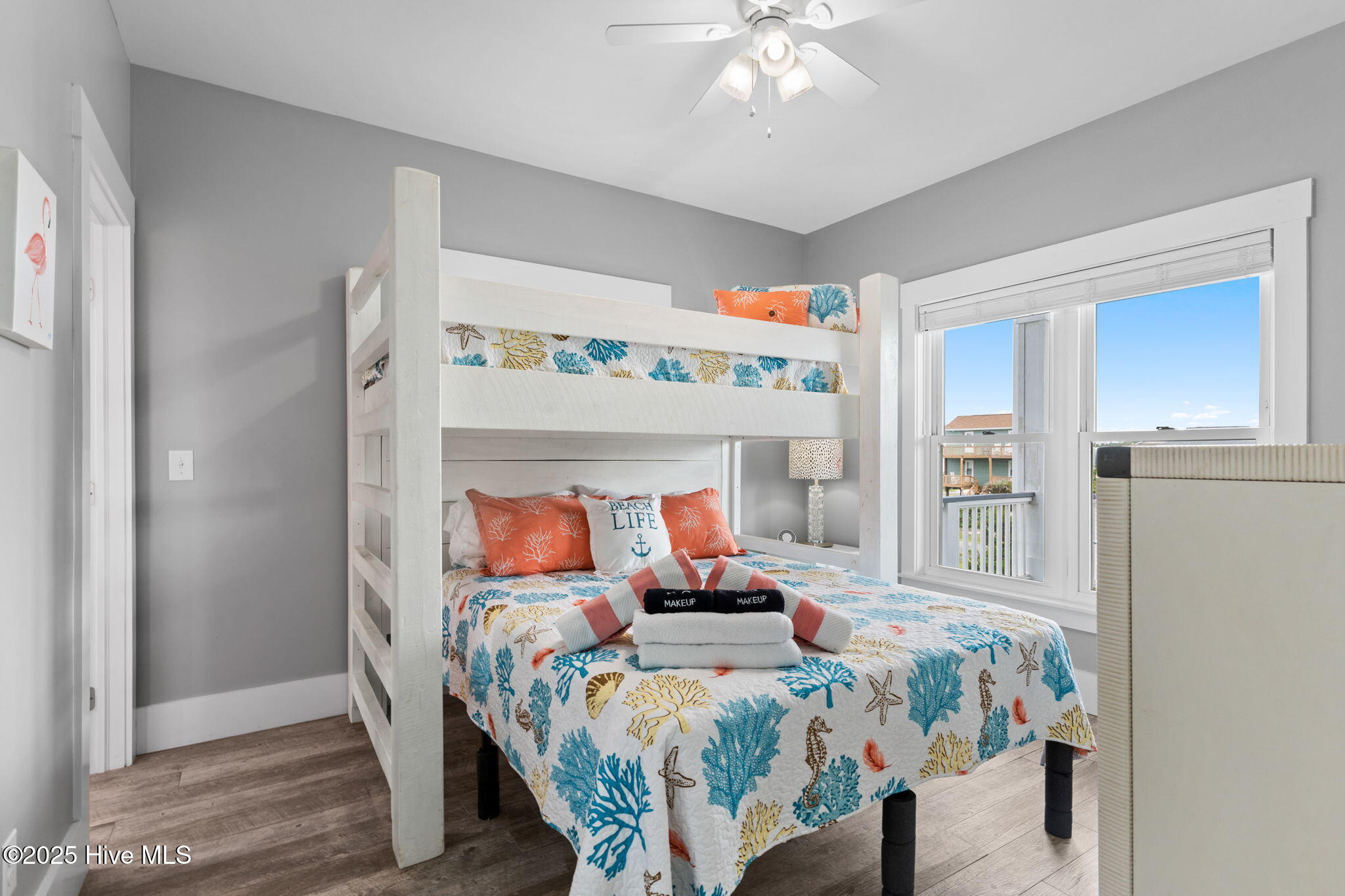 100528214 | Photo 50