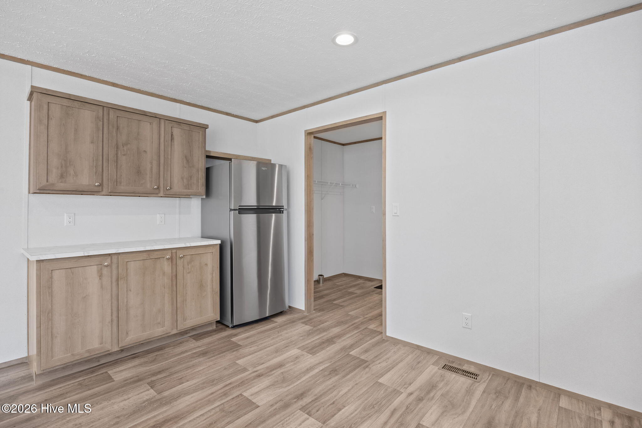 100561520 | Photo 13