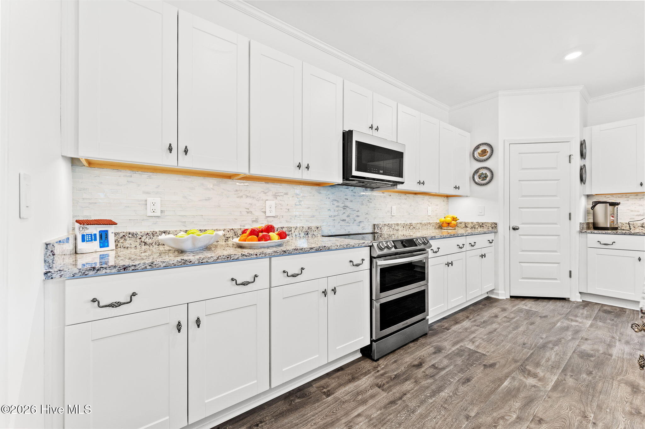 100566153 | Photo 10