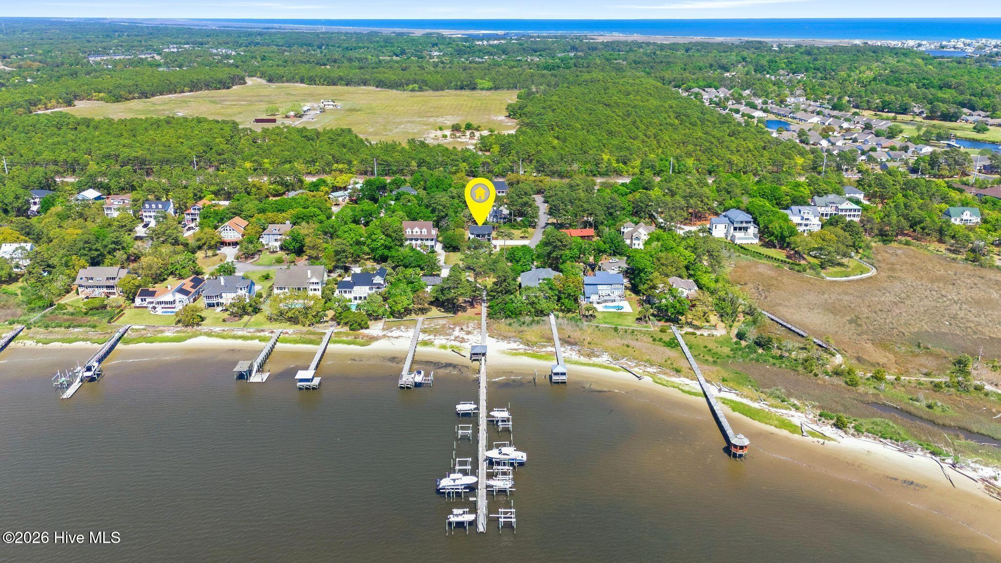 100568012 | Photo 101