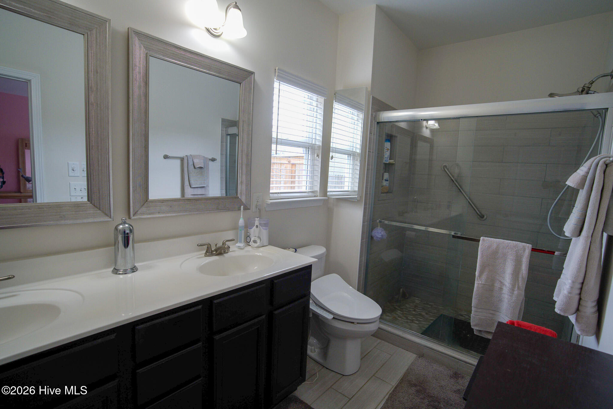 100553332 | Photo 15