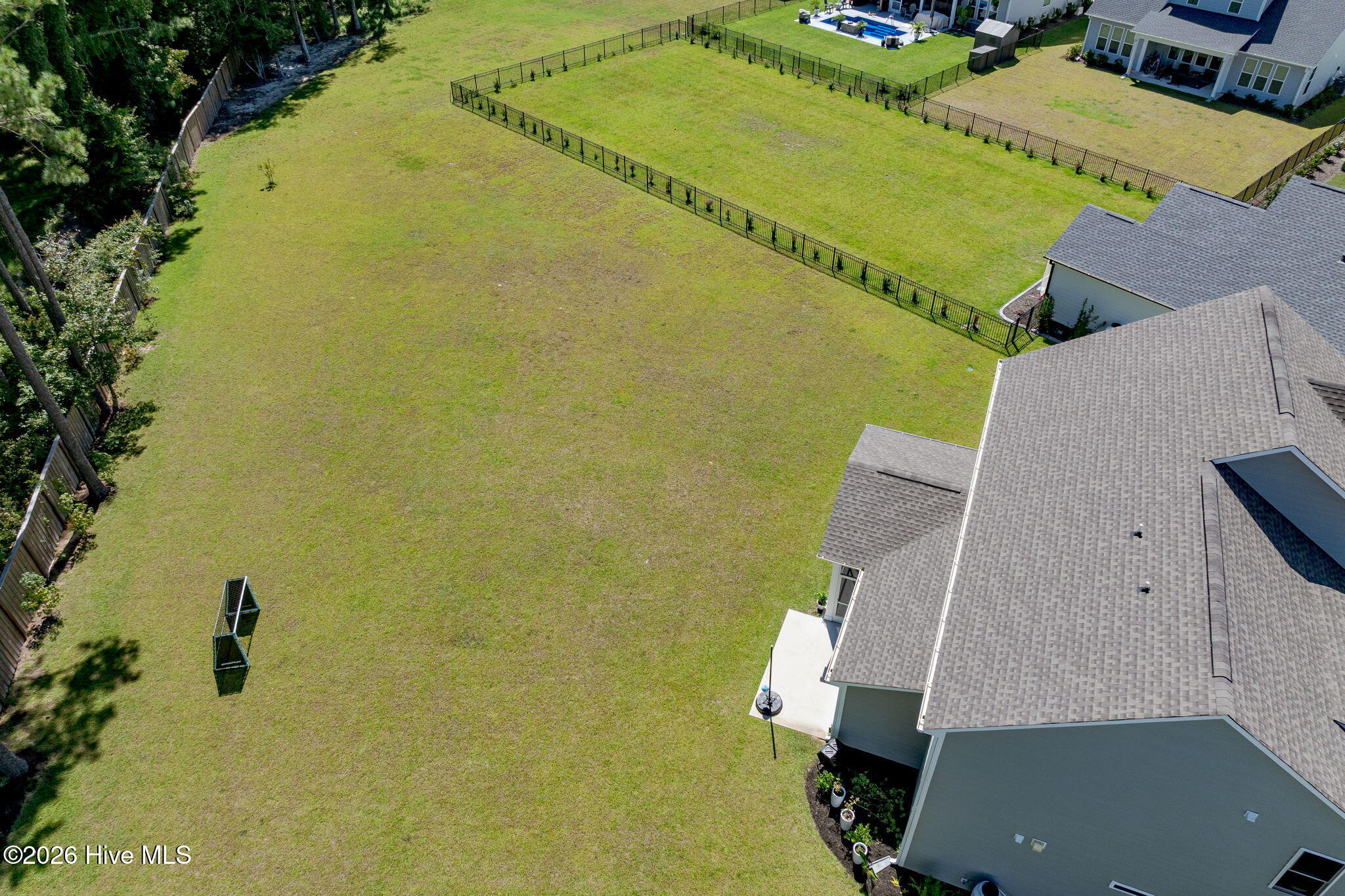 100564713 | Photo 76