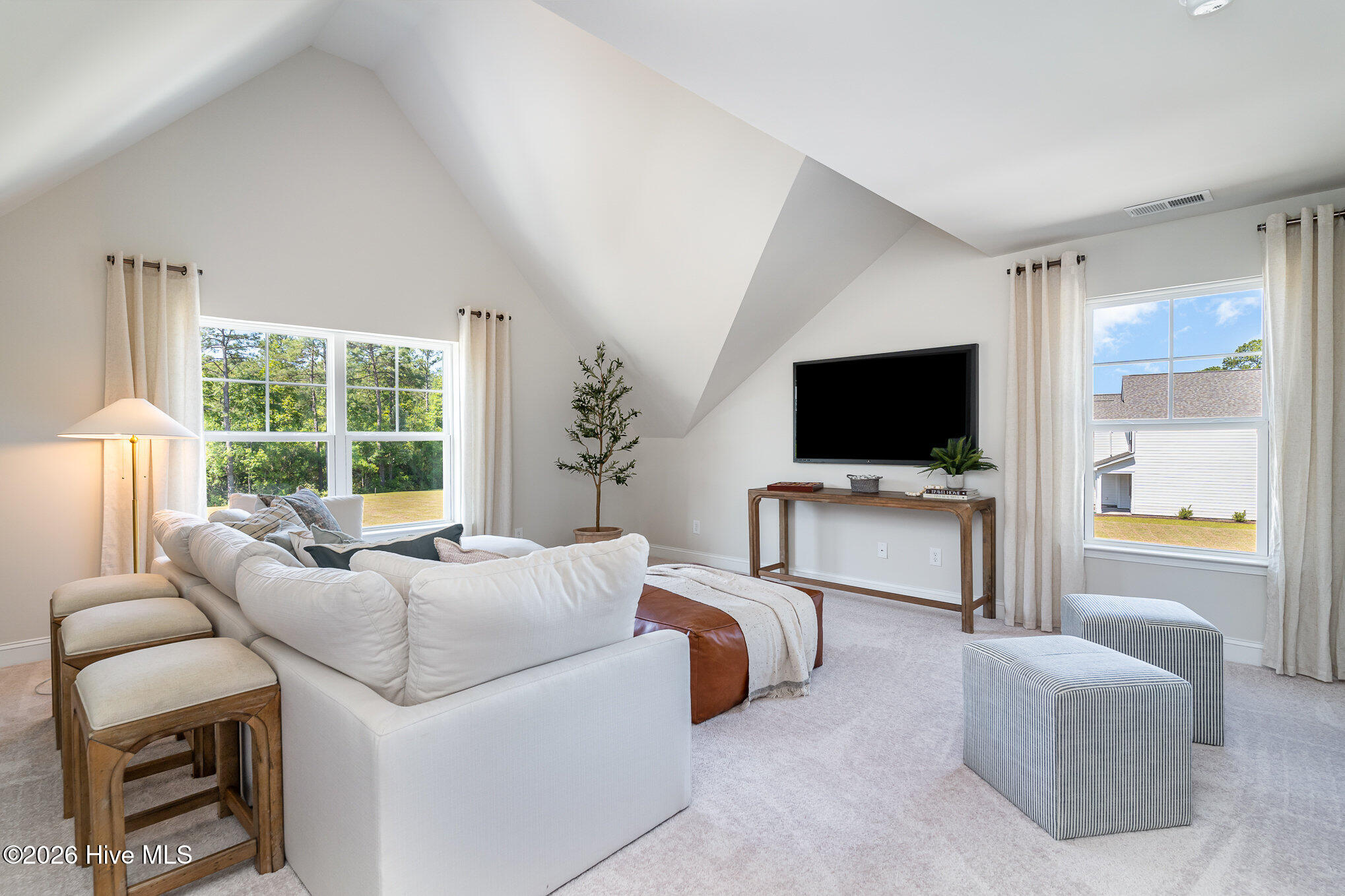 100549069 | Photo 18