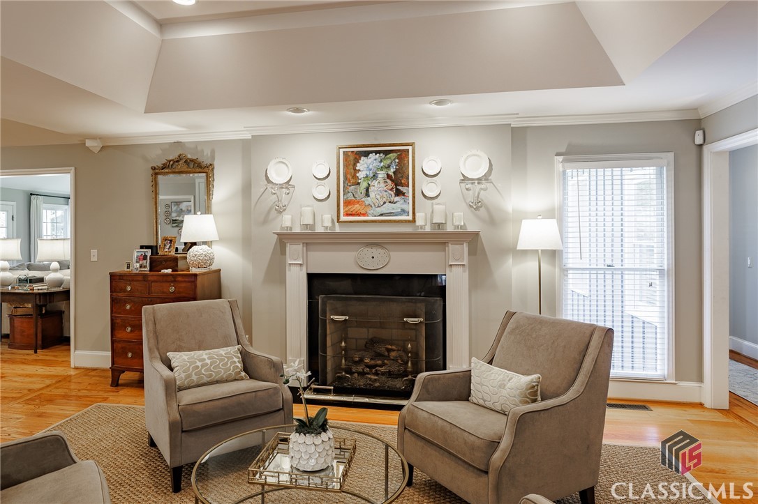 1060 Woodhollow Lane