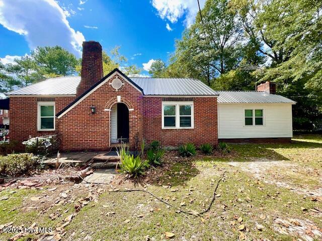 Homes for sale in Elizabethtown, NC | 702 E Broad St, Elizabethtown, NC 28337 | MLS# 100534869