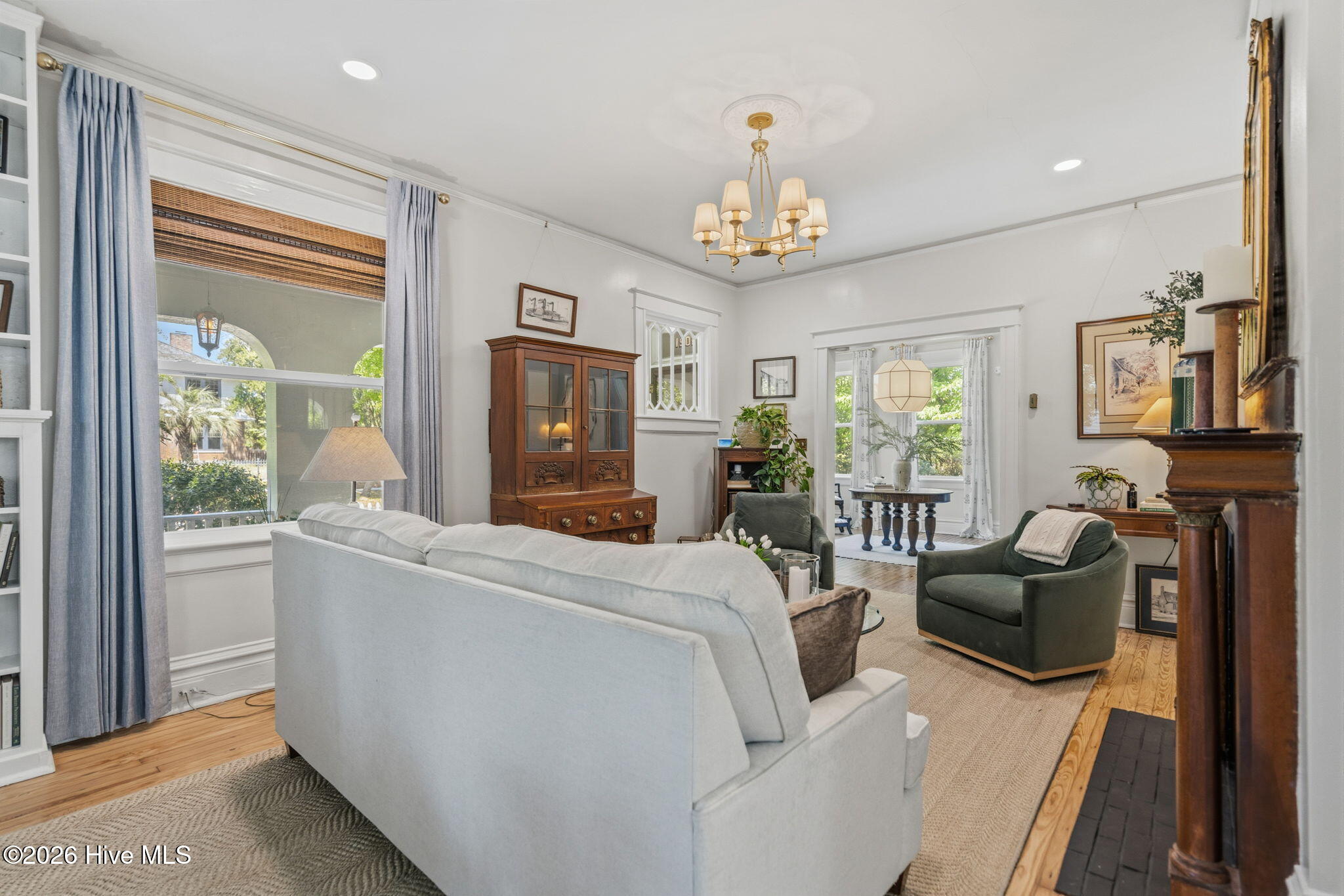 100566277 | Photo 16