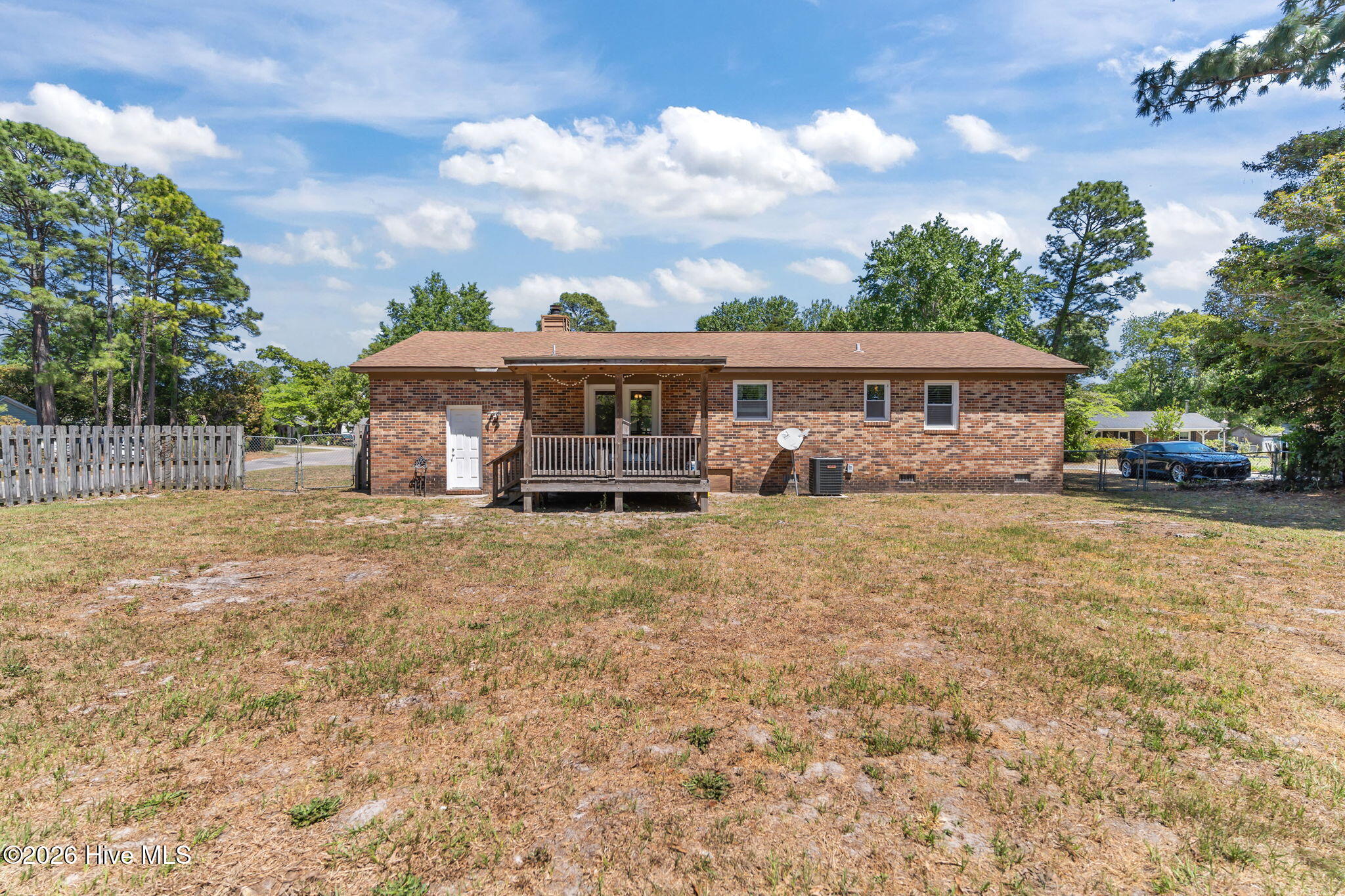 100569090 | Photo 30