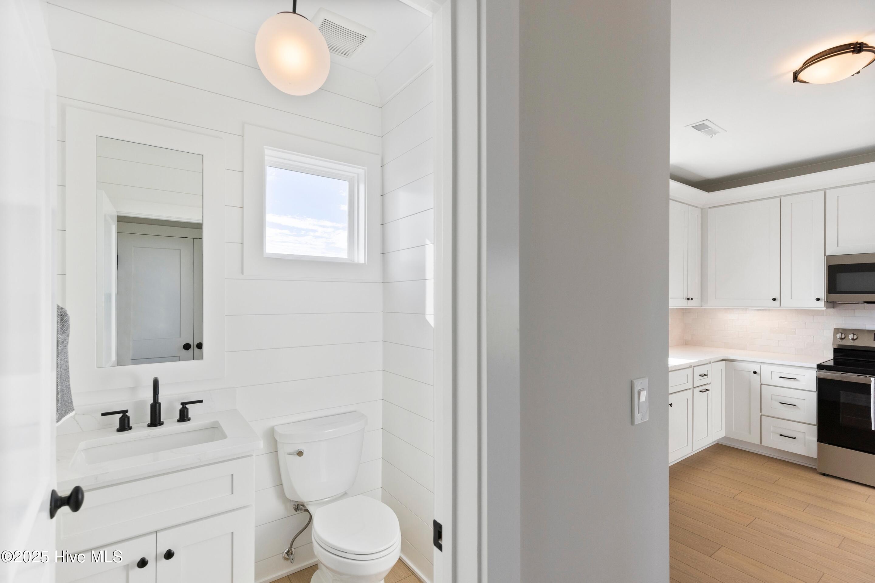 100544880 | Photo 19