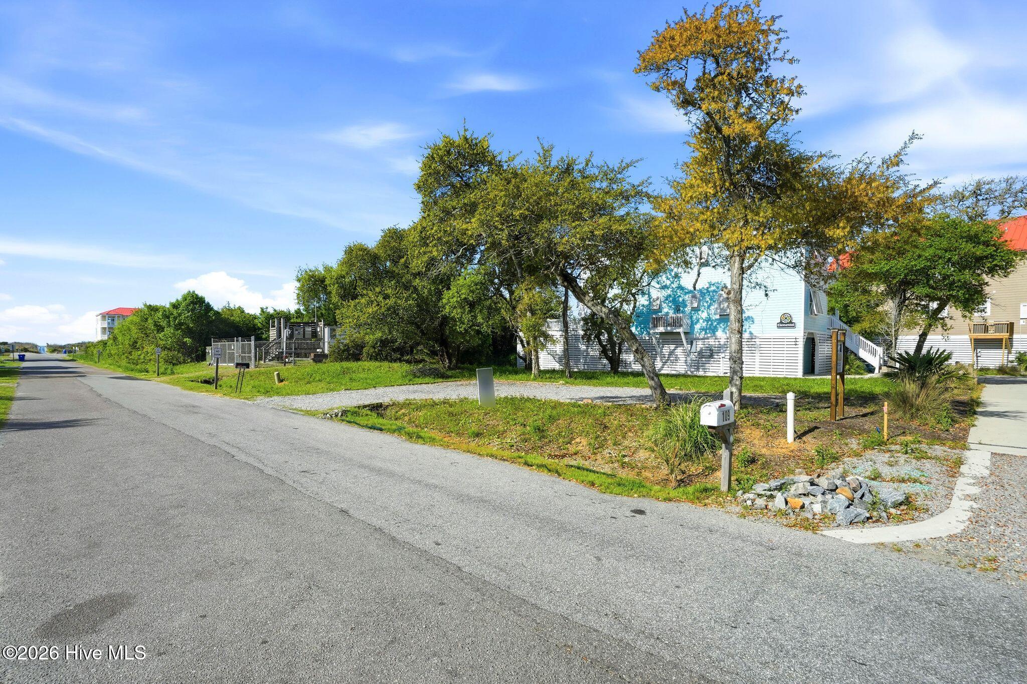 100565841 | Photo 14