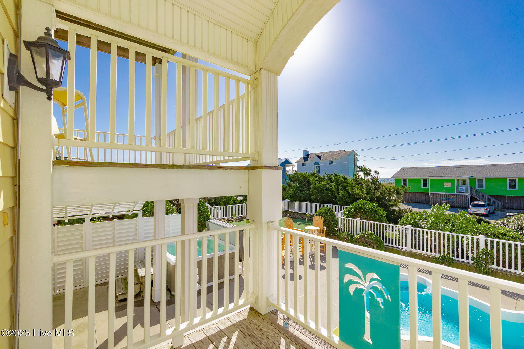 100536306 | Photo 10