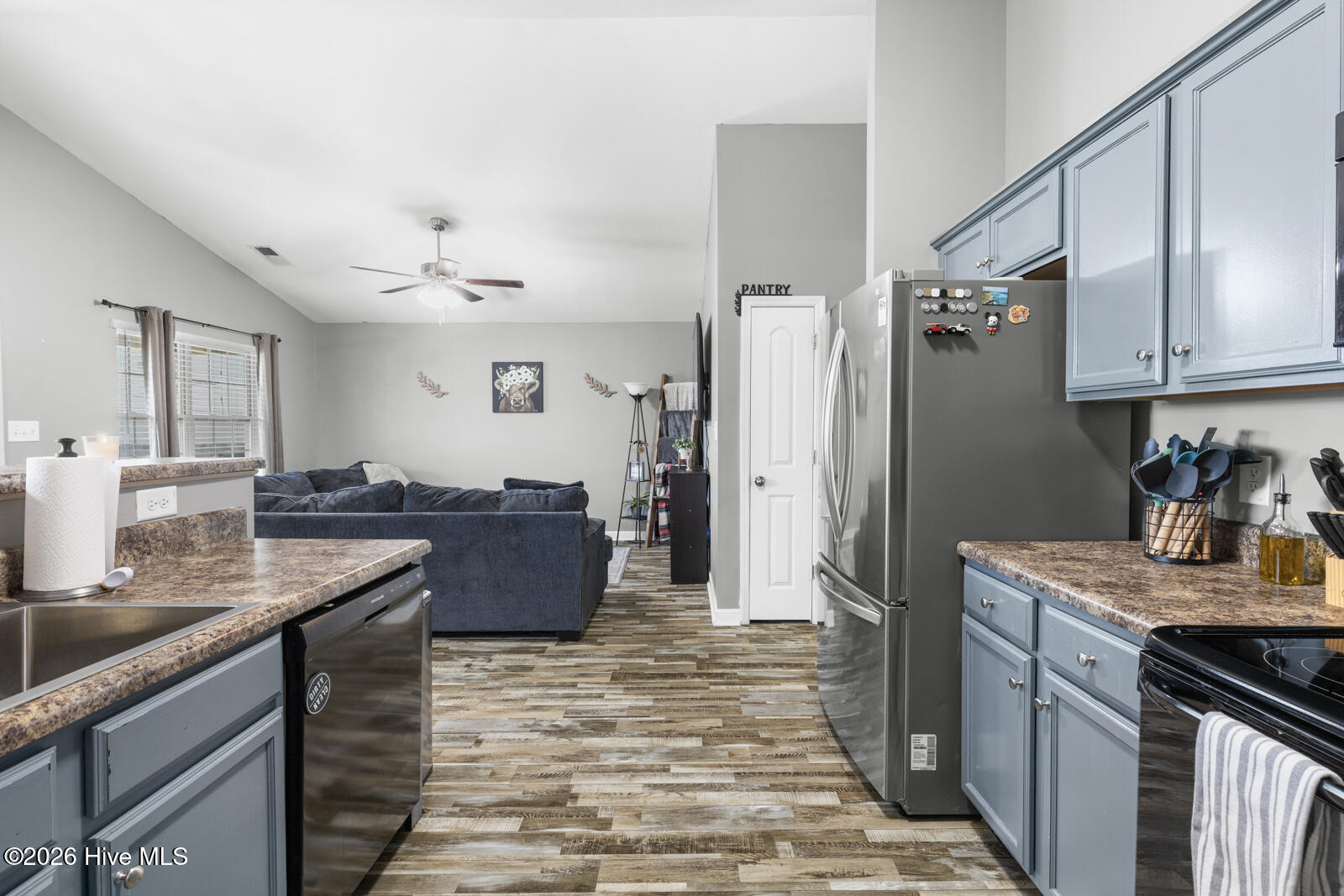 100567907 | Photo 11