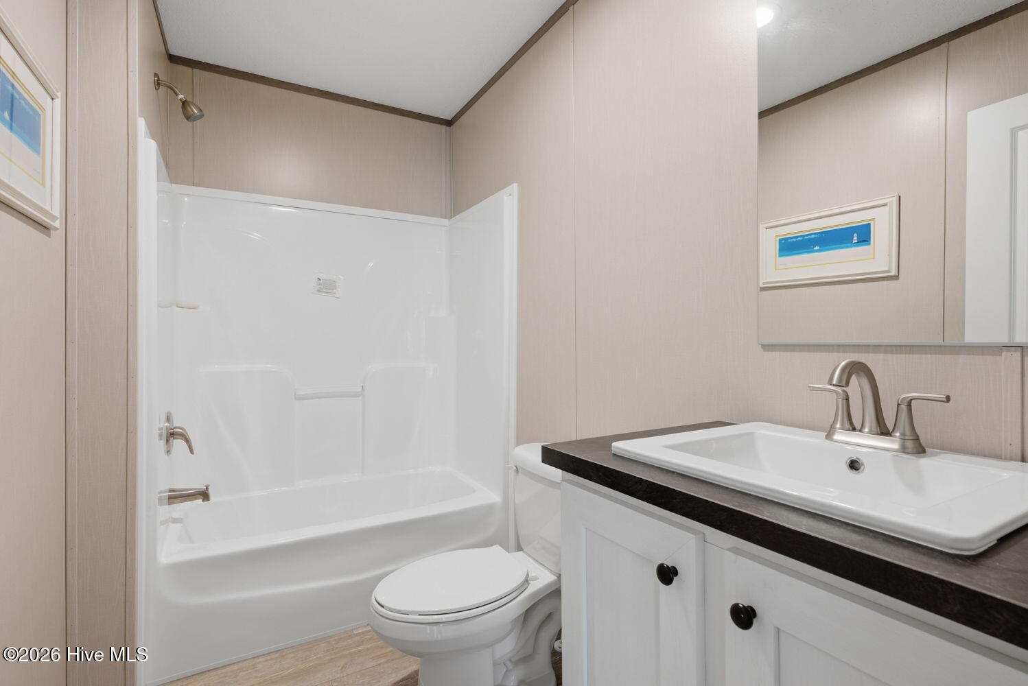 100563792 | Photo 30