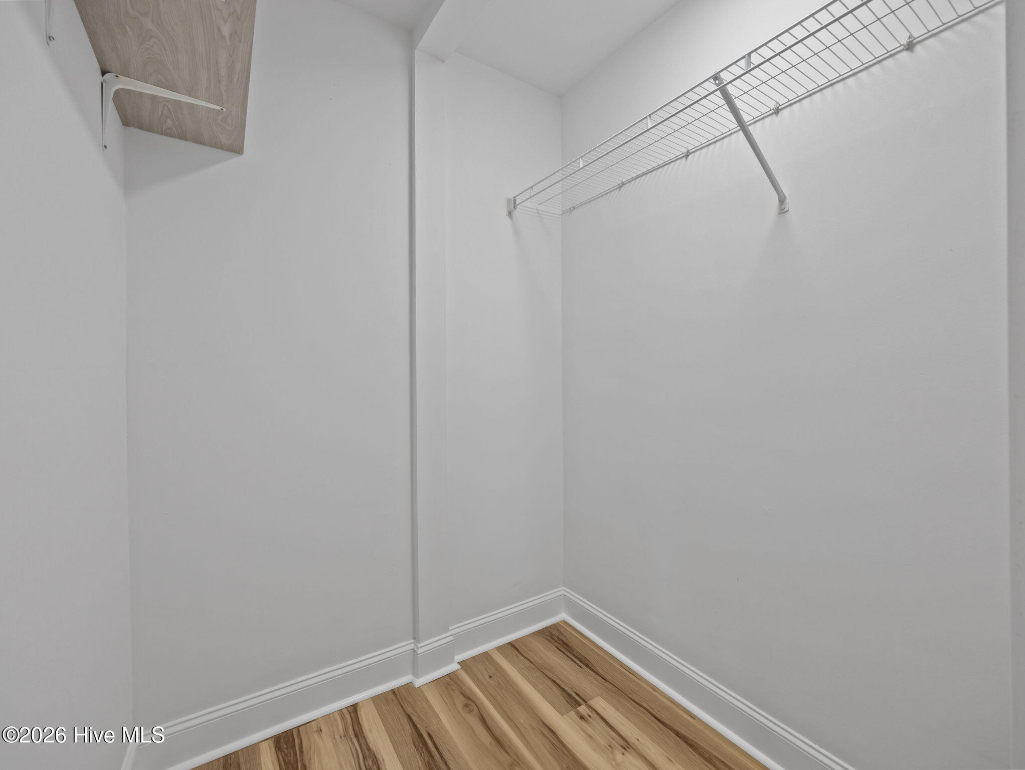 100568668 | Photo 30