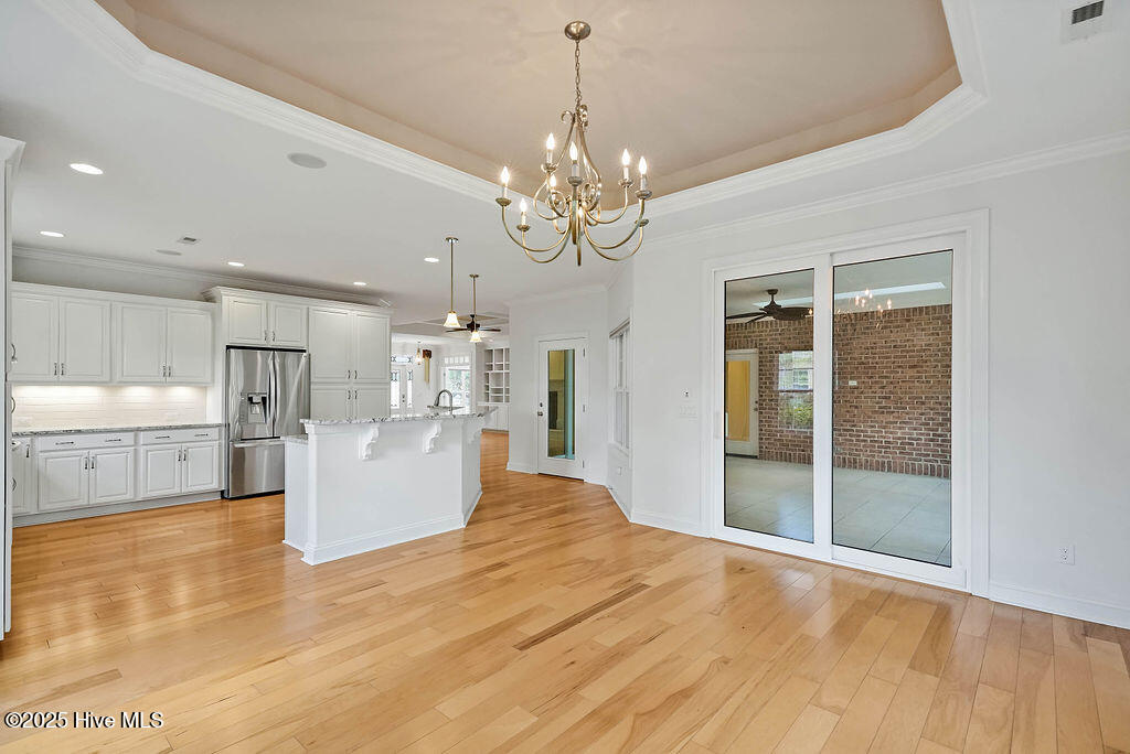 100550023 | Photo 28