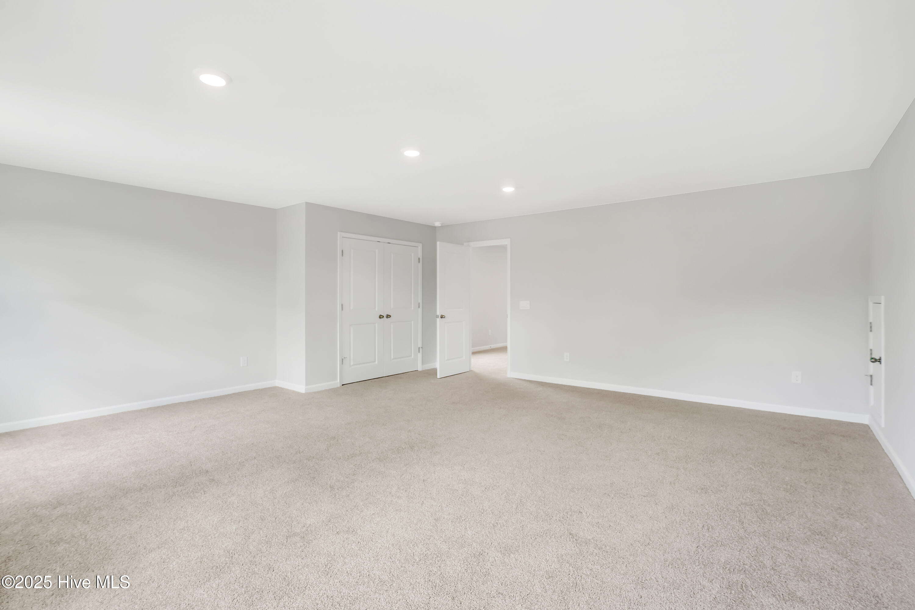 253 Red Vineyard Way Lot 22, Jacksonville, NC 28546 – photo 19: Similar Home
