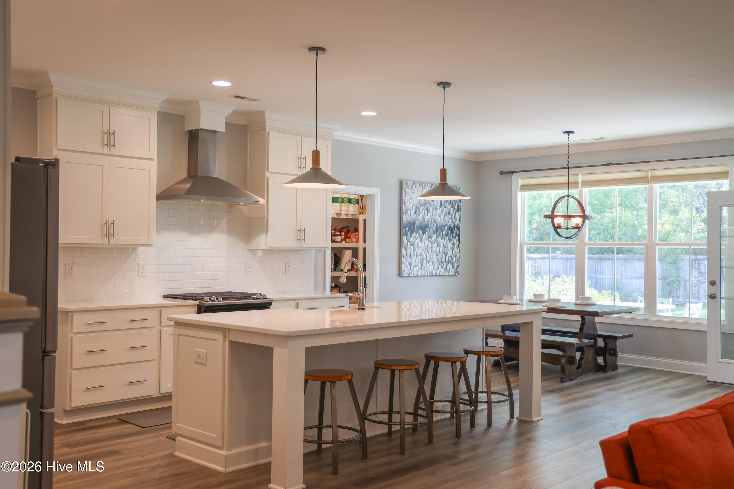 100567915 | Photo 18