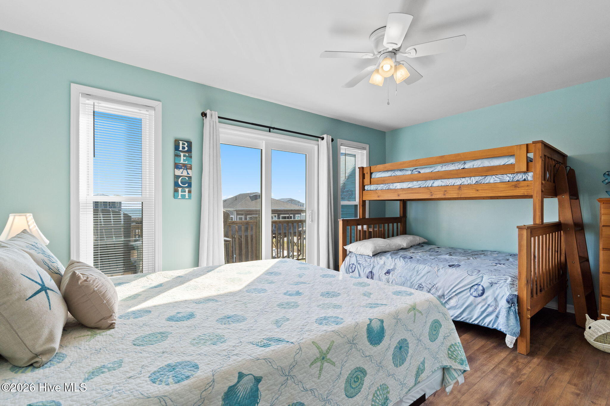 100553073 | Photo 32