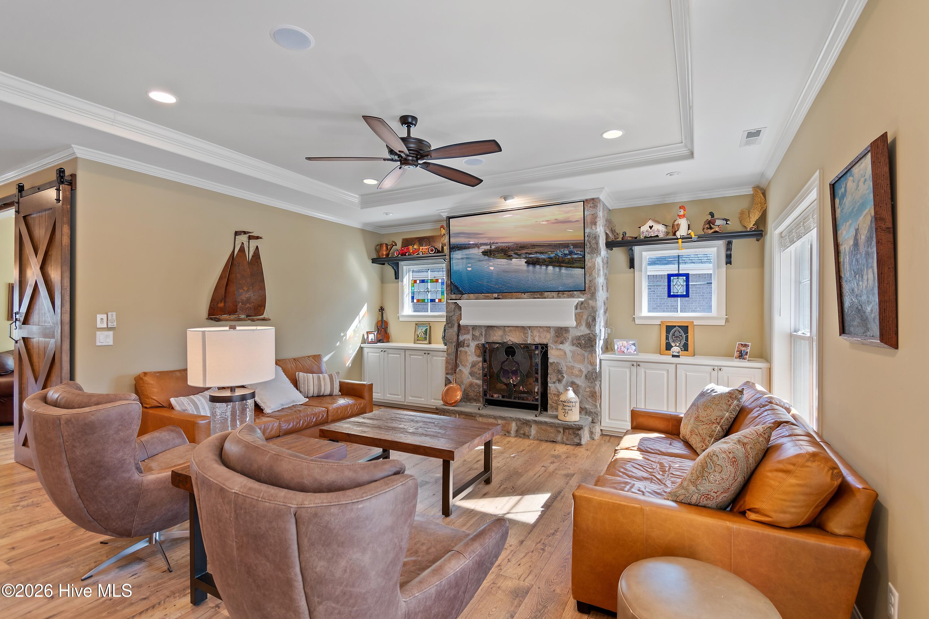 100558419 | Photo 11