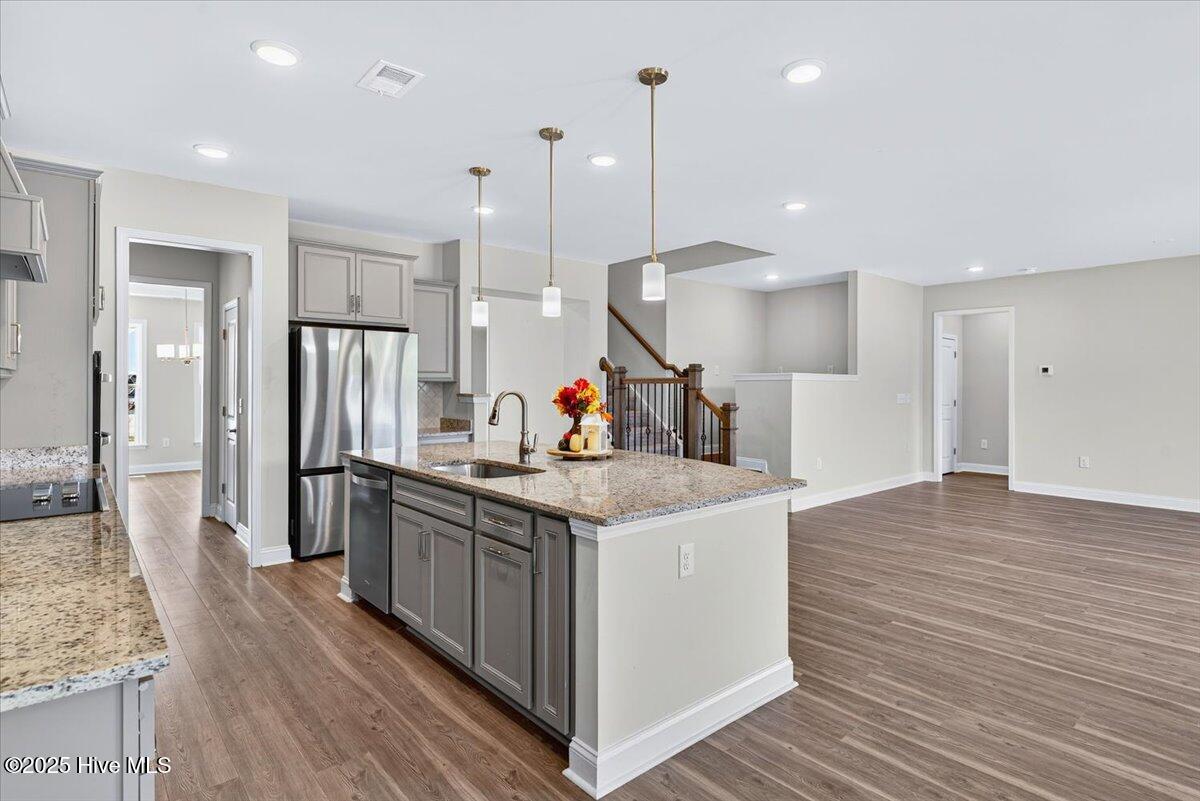 100532421 | Photo 13