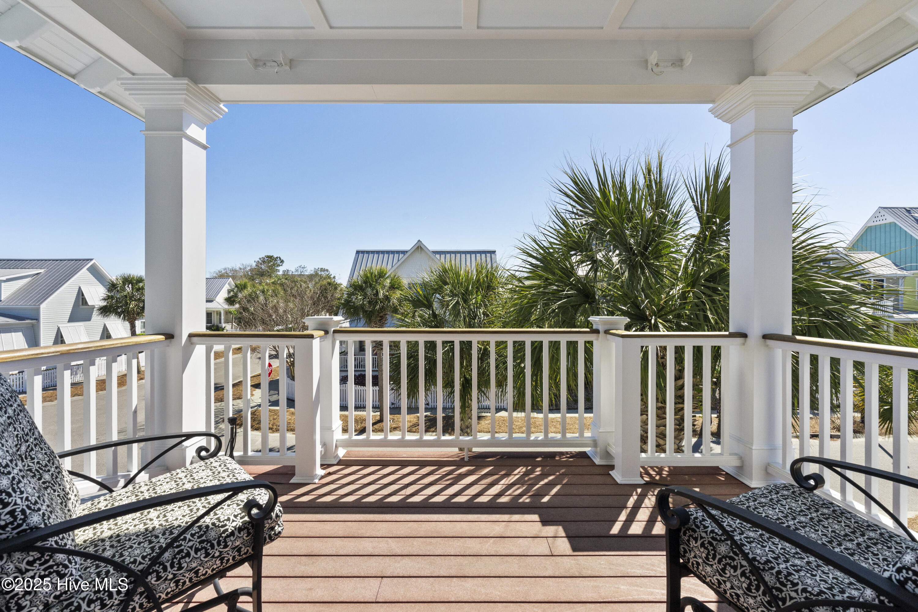 100498817 | Photo 64