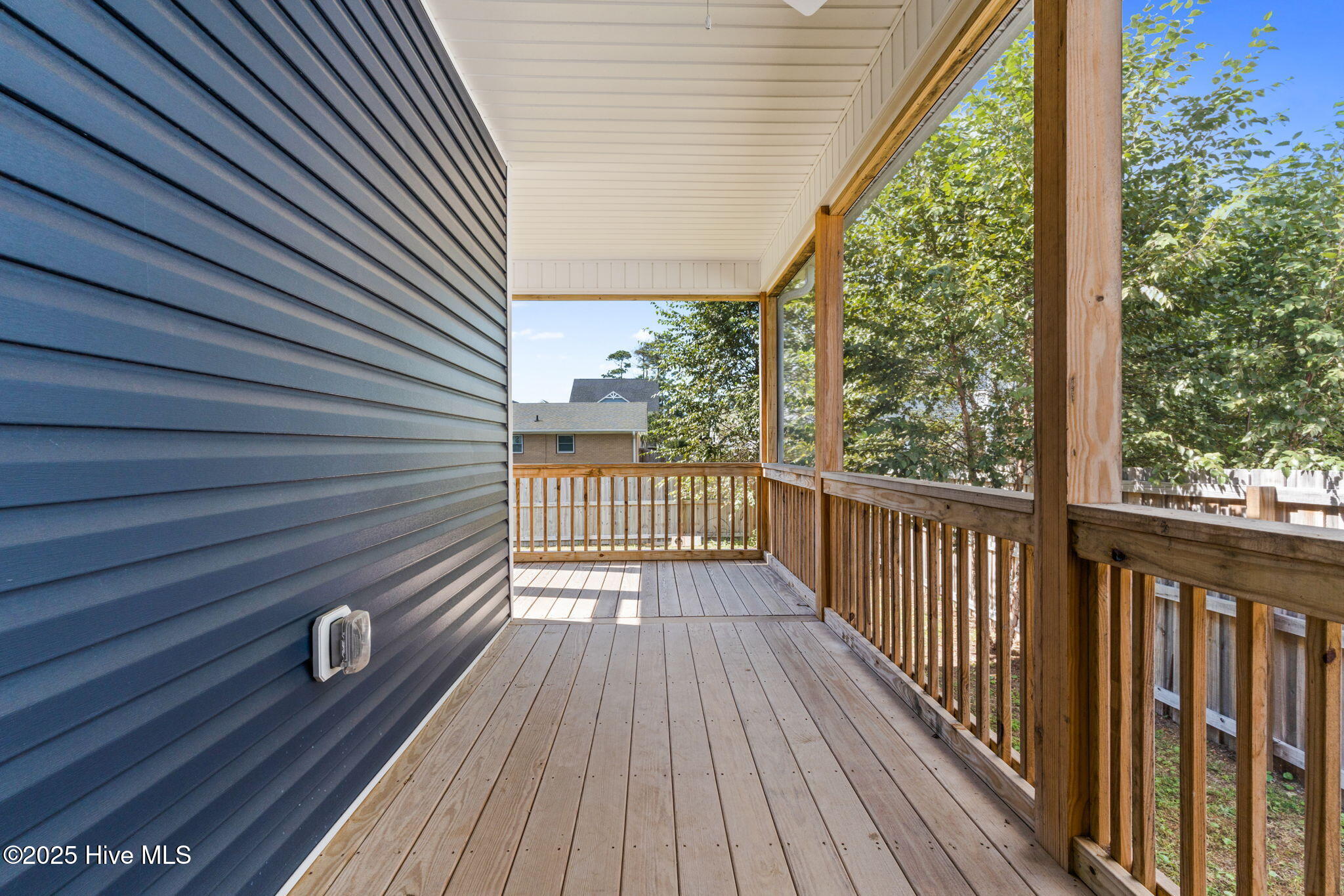 100535167 | Photo 29