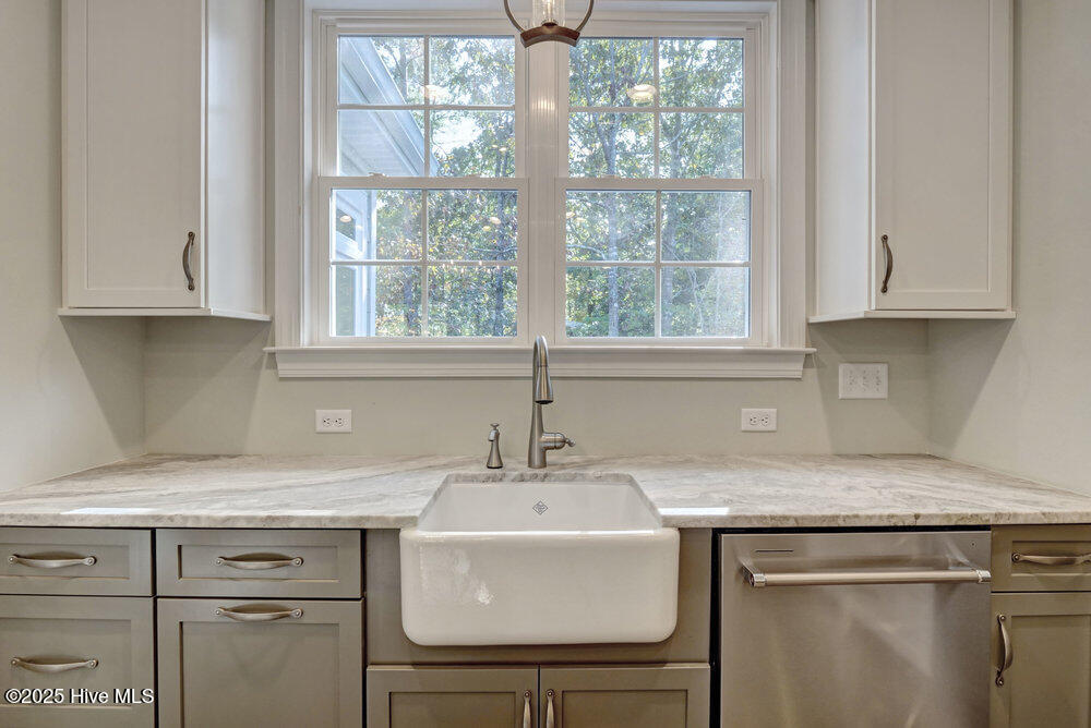 100533564 | Photo 13