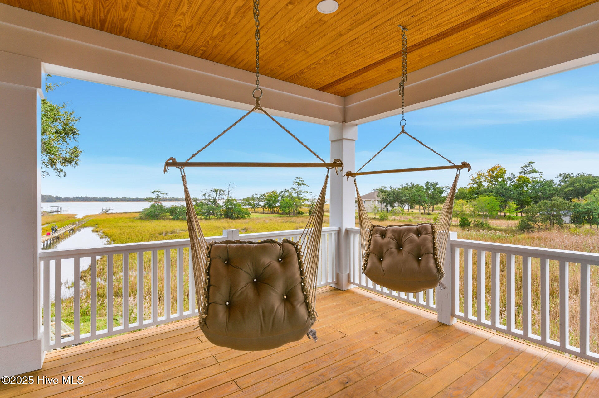 100540114 | Photo 75