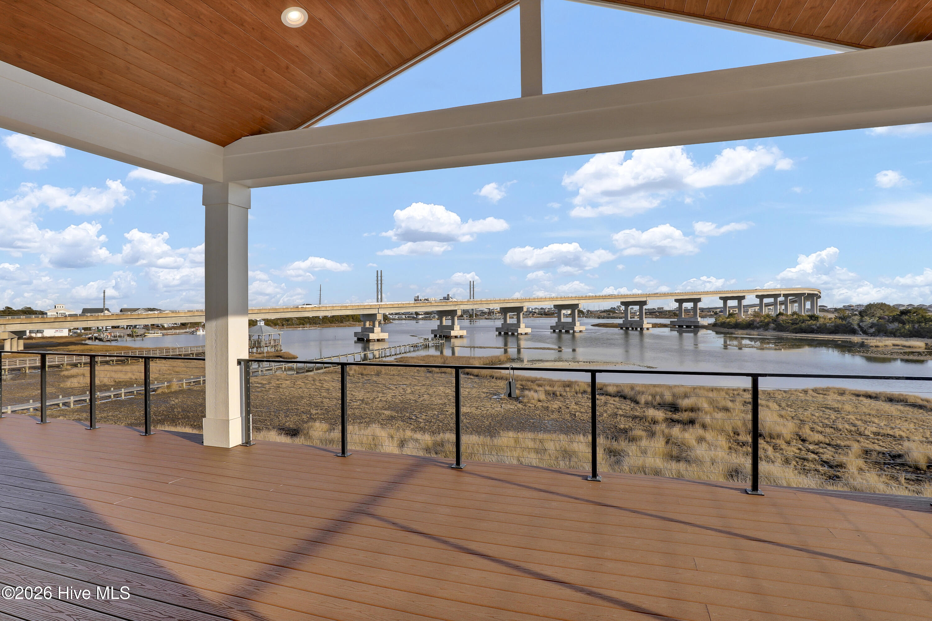 100556414 | Photo 23