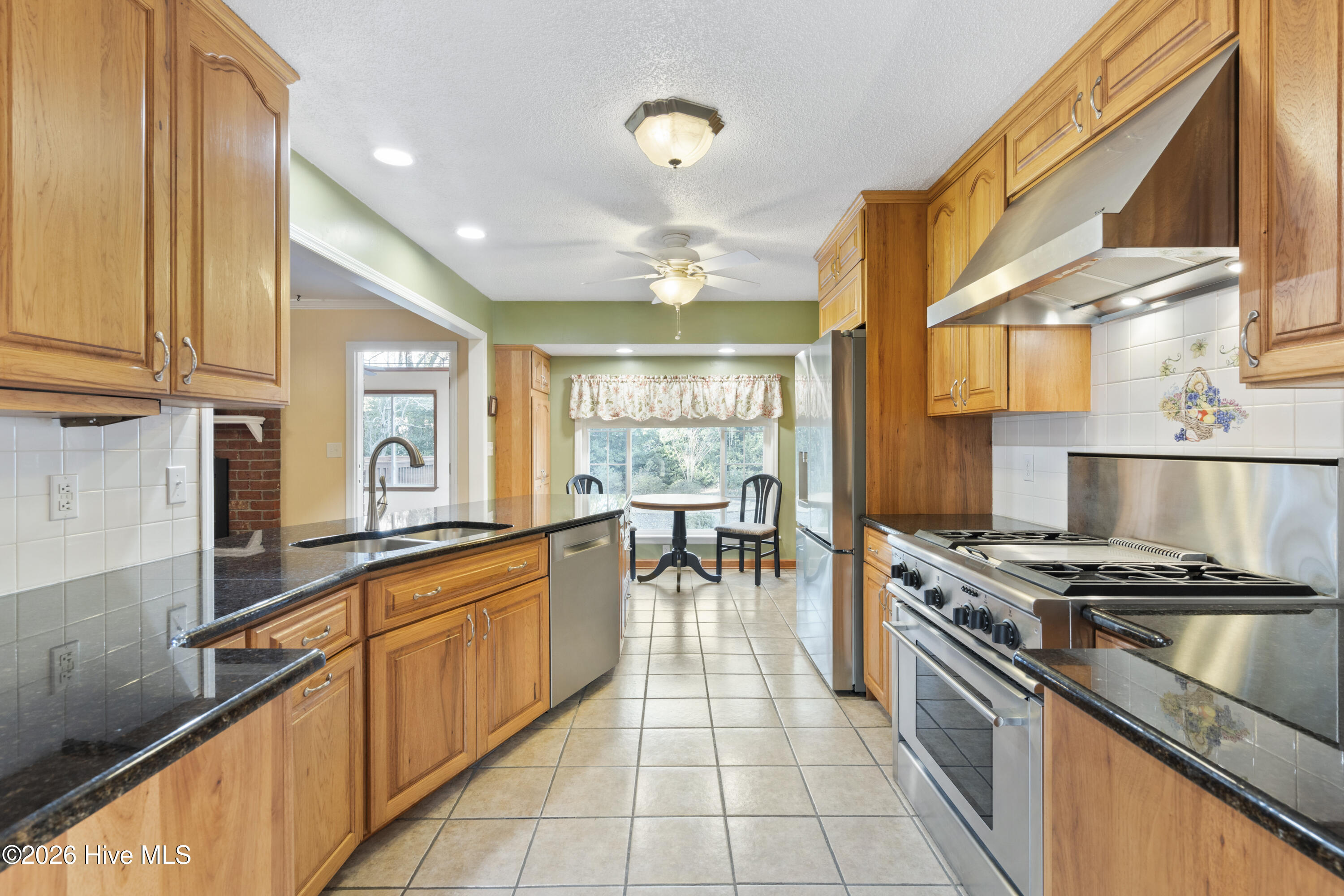 100549887 | Photo 69