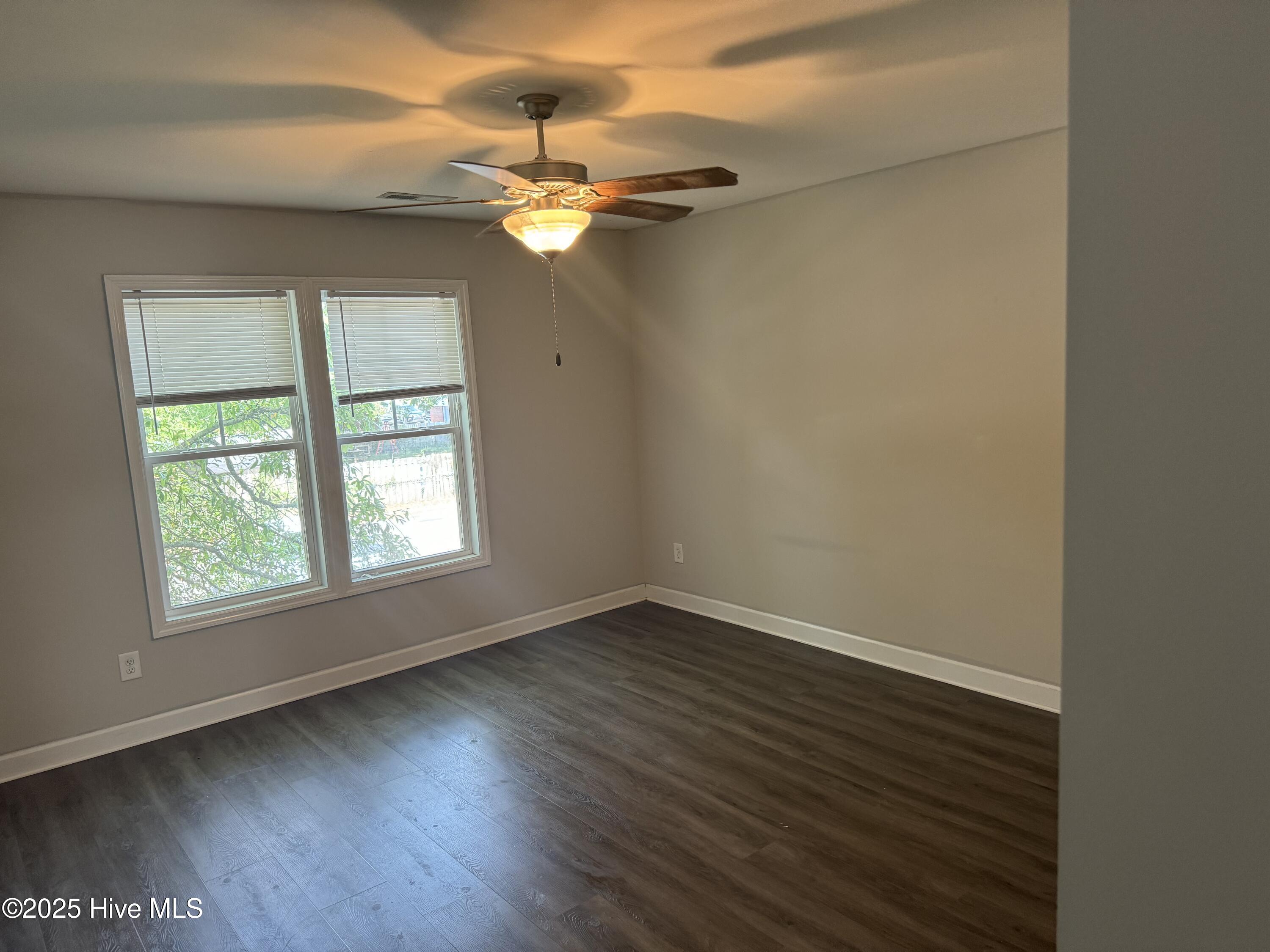 100539435 | Photo 16