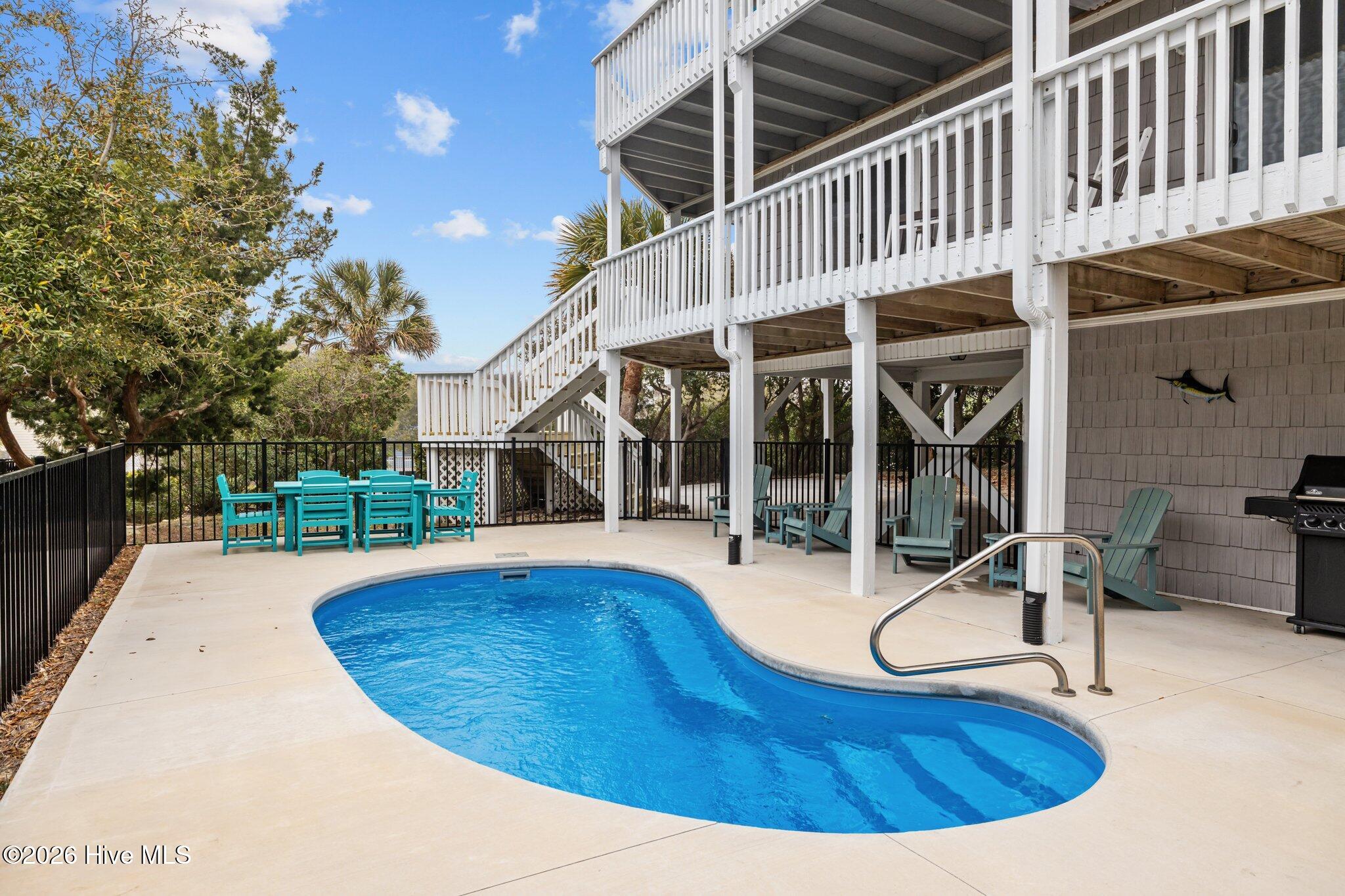 100565802 | Photo 44