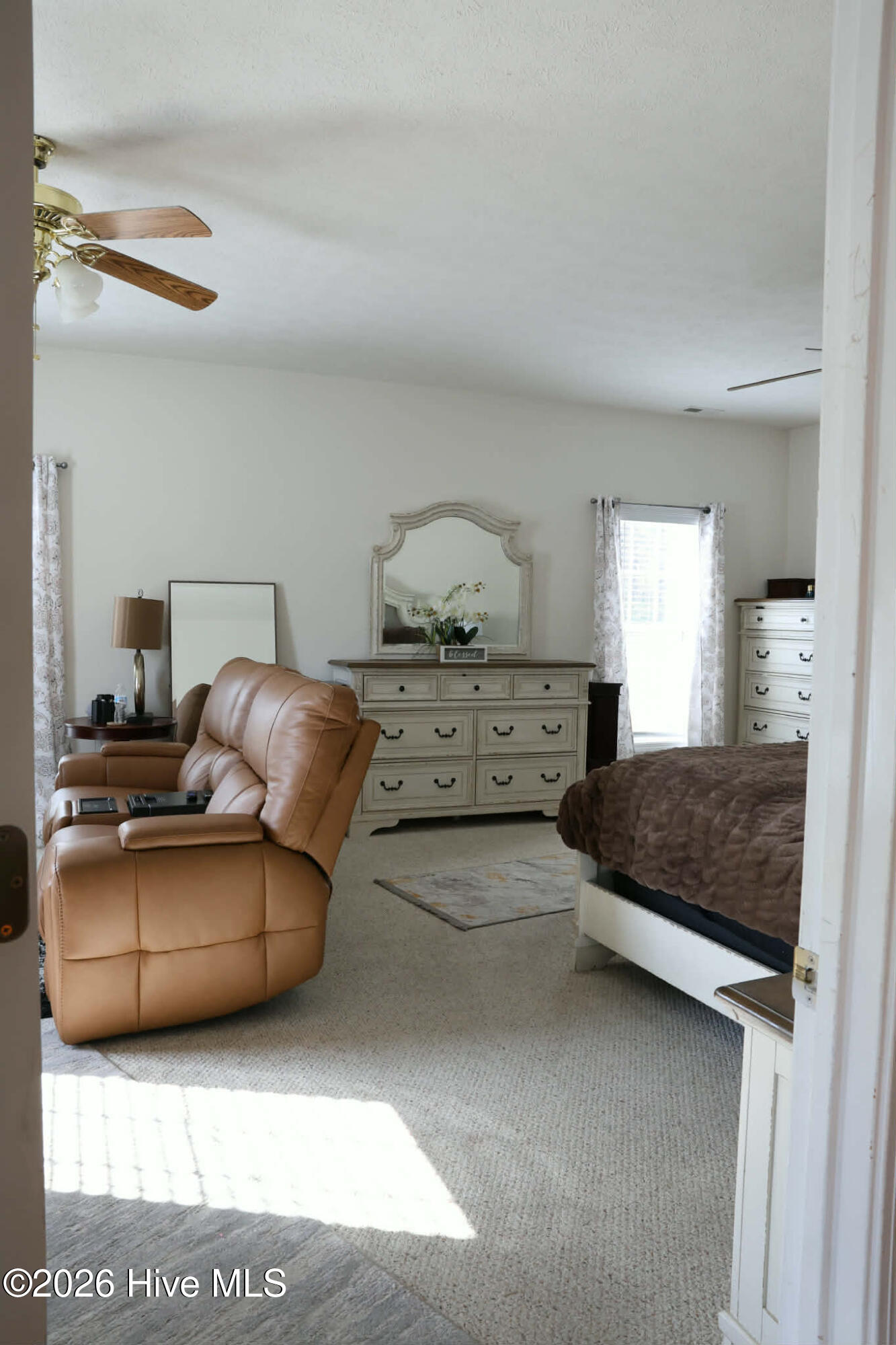 100548456 | Photo 36