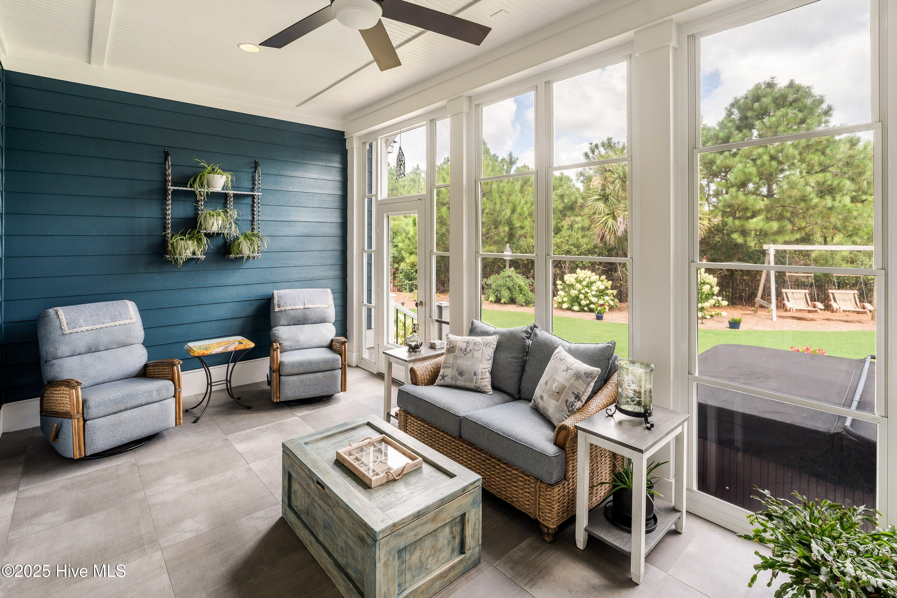 100522679 | Photo 13