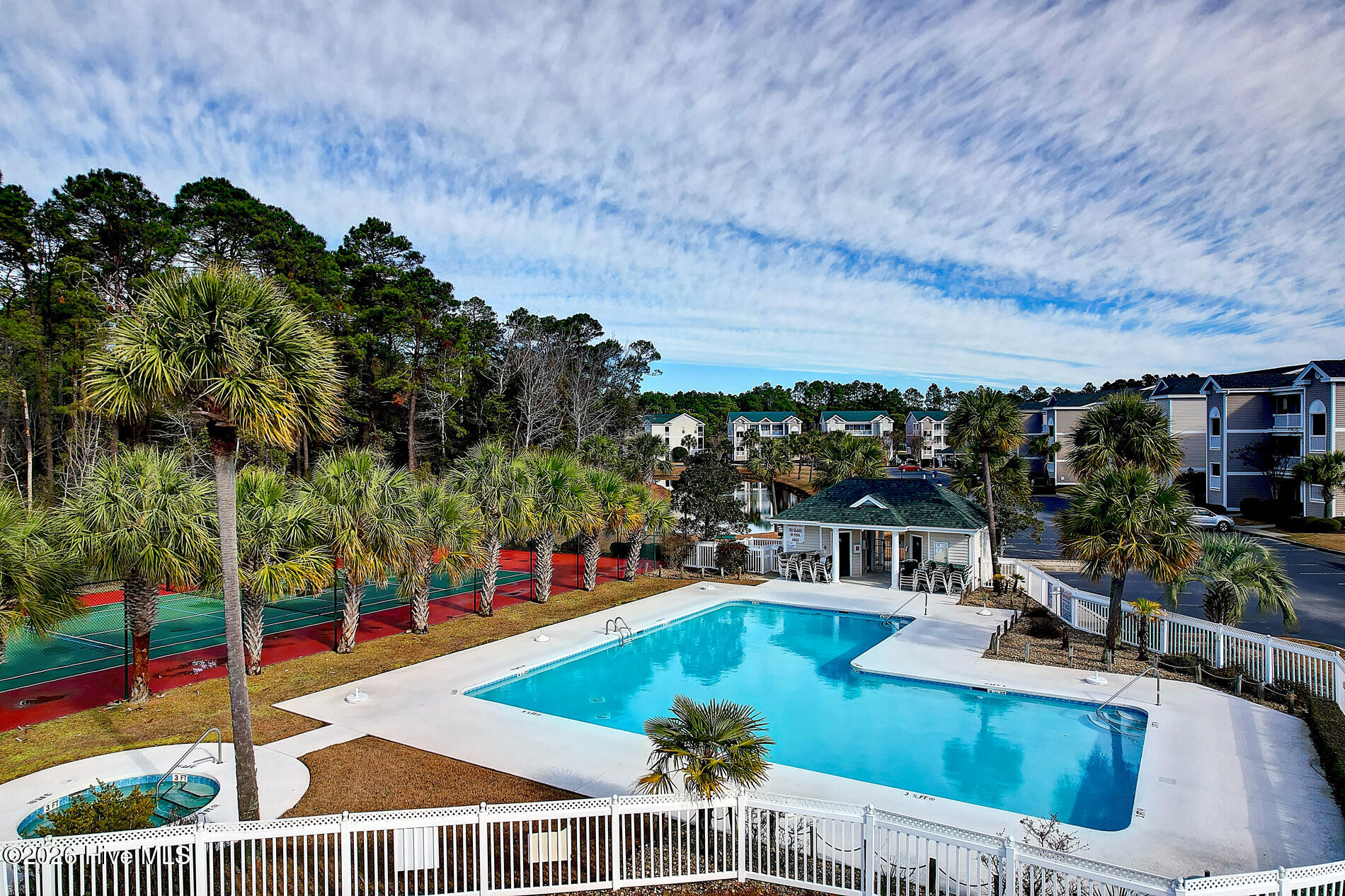 100566917 | Photo 41