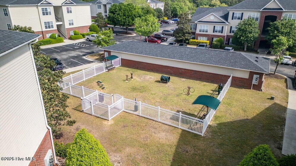 100549399 | Photo 43