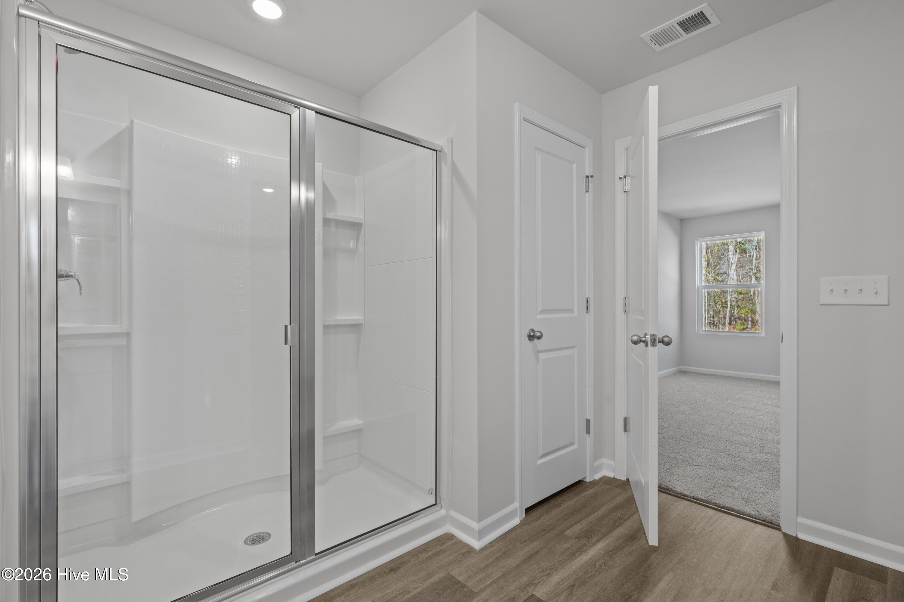 100552114 | Photo 26