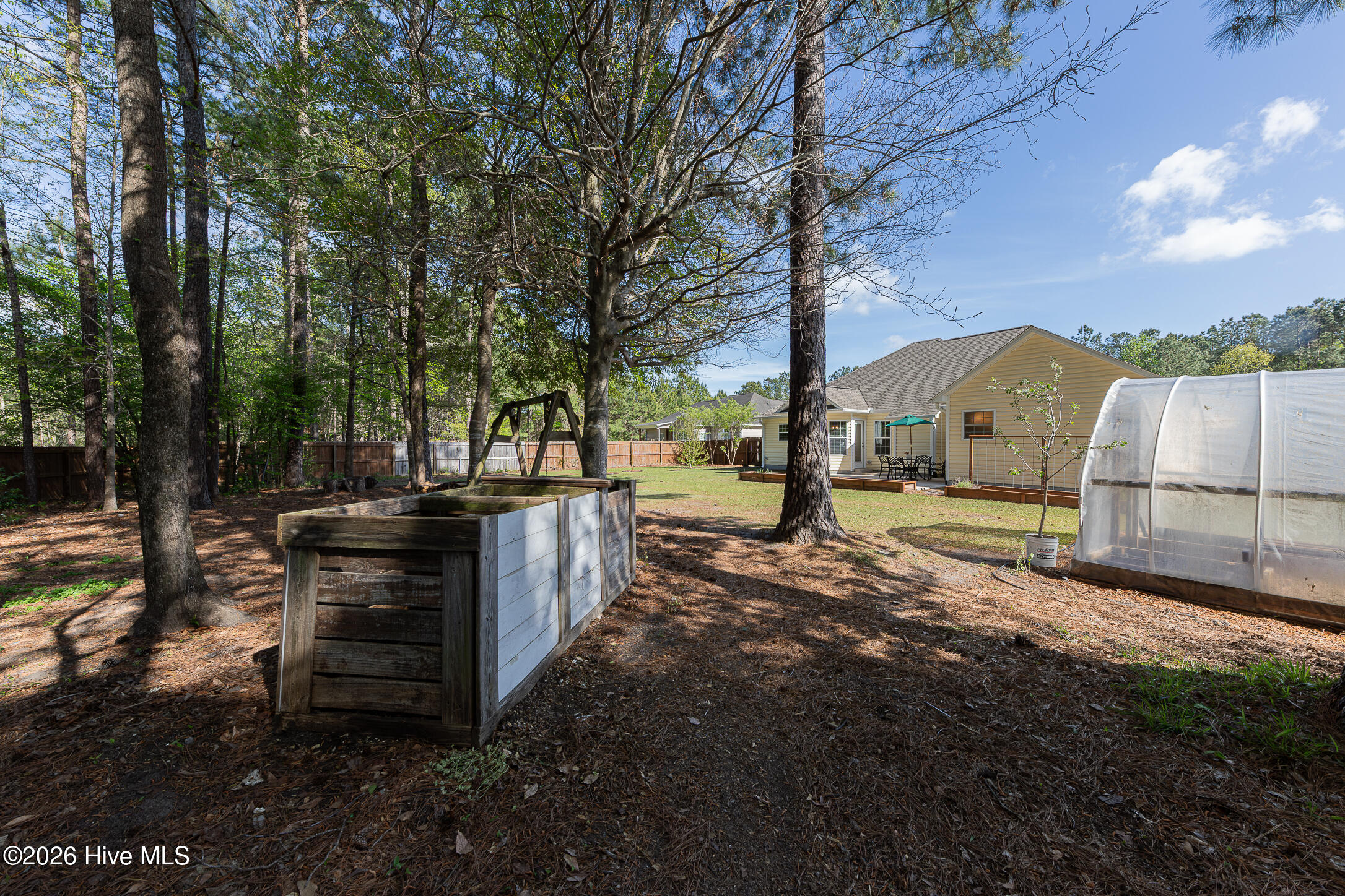 100566489 | Photo 52