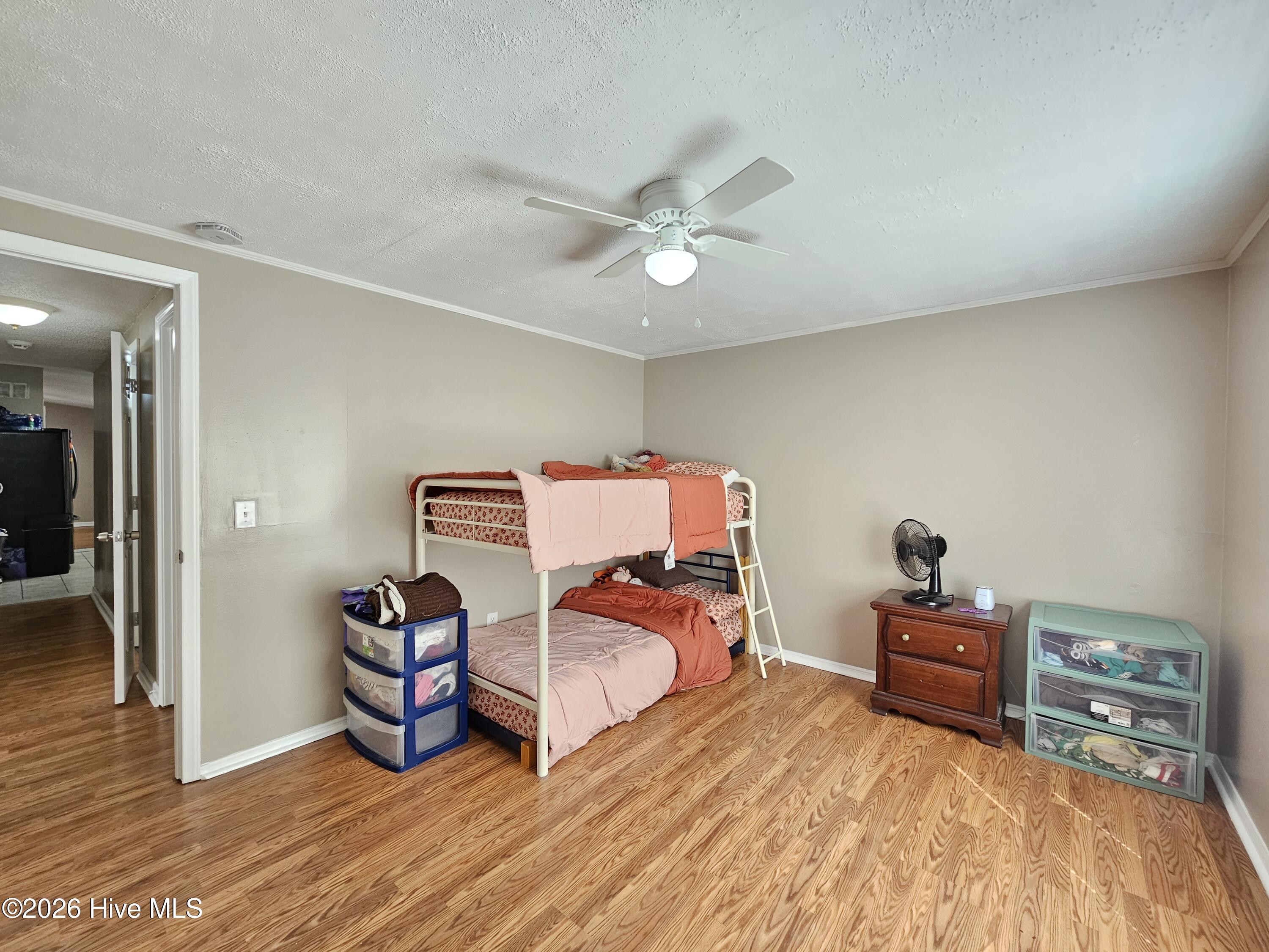 100561319 | Photo 39